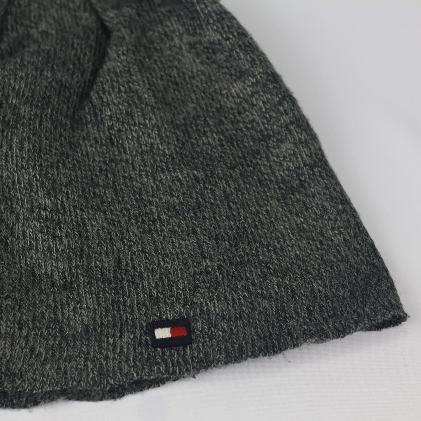 Tommy Hilfiger Unisex Grey Ribbed Thrifted Beanie - Classic Flag Logo Hat