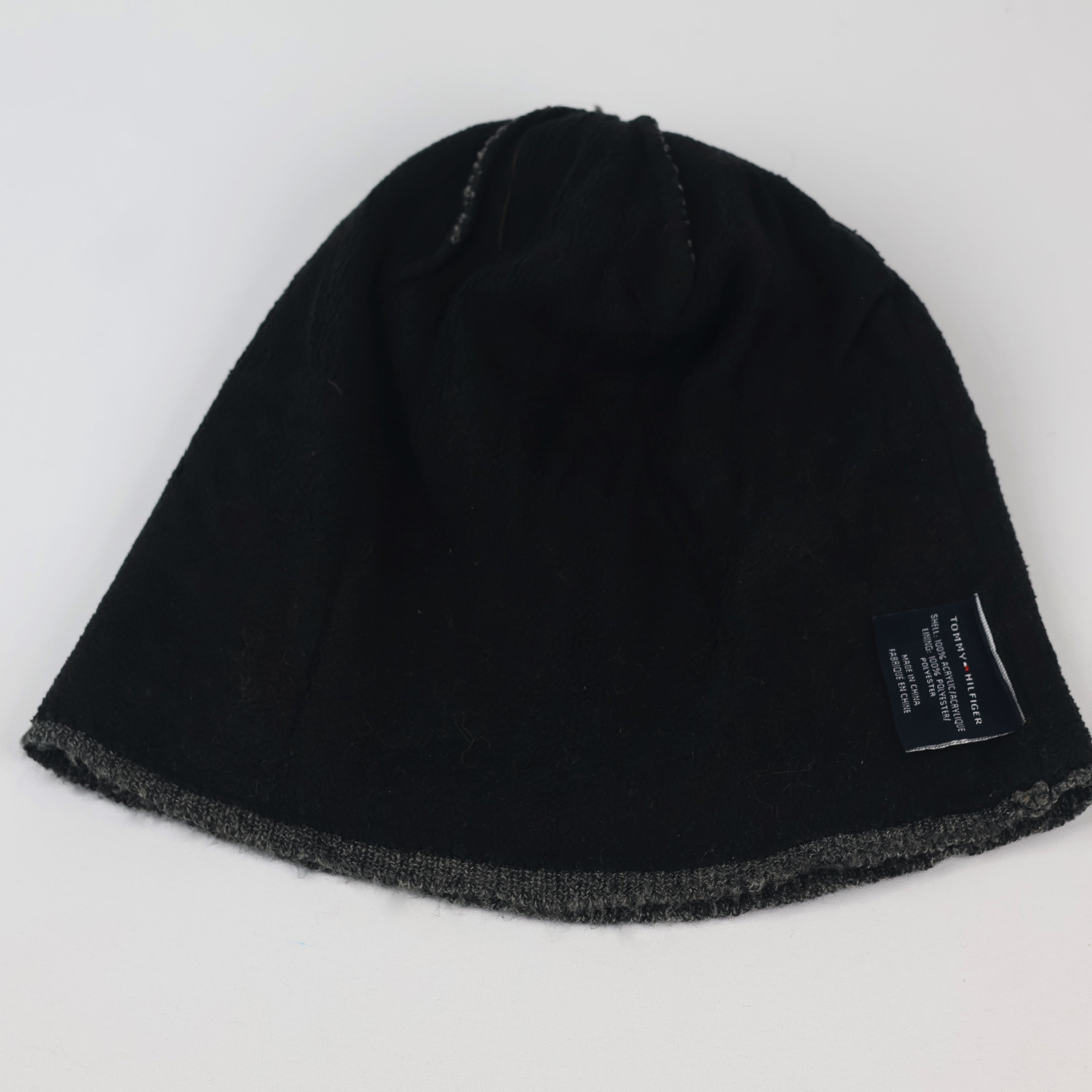 Tommy Hilfiger Unisex Grey Ribbed Thrifted Beanie - Classic Flag Logo Hat