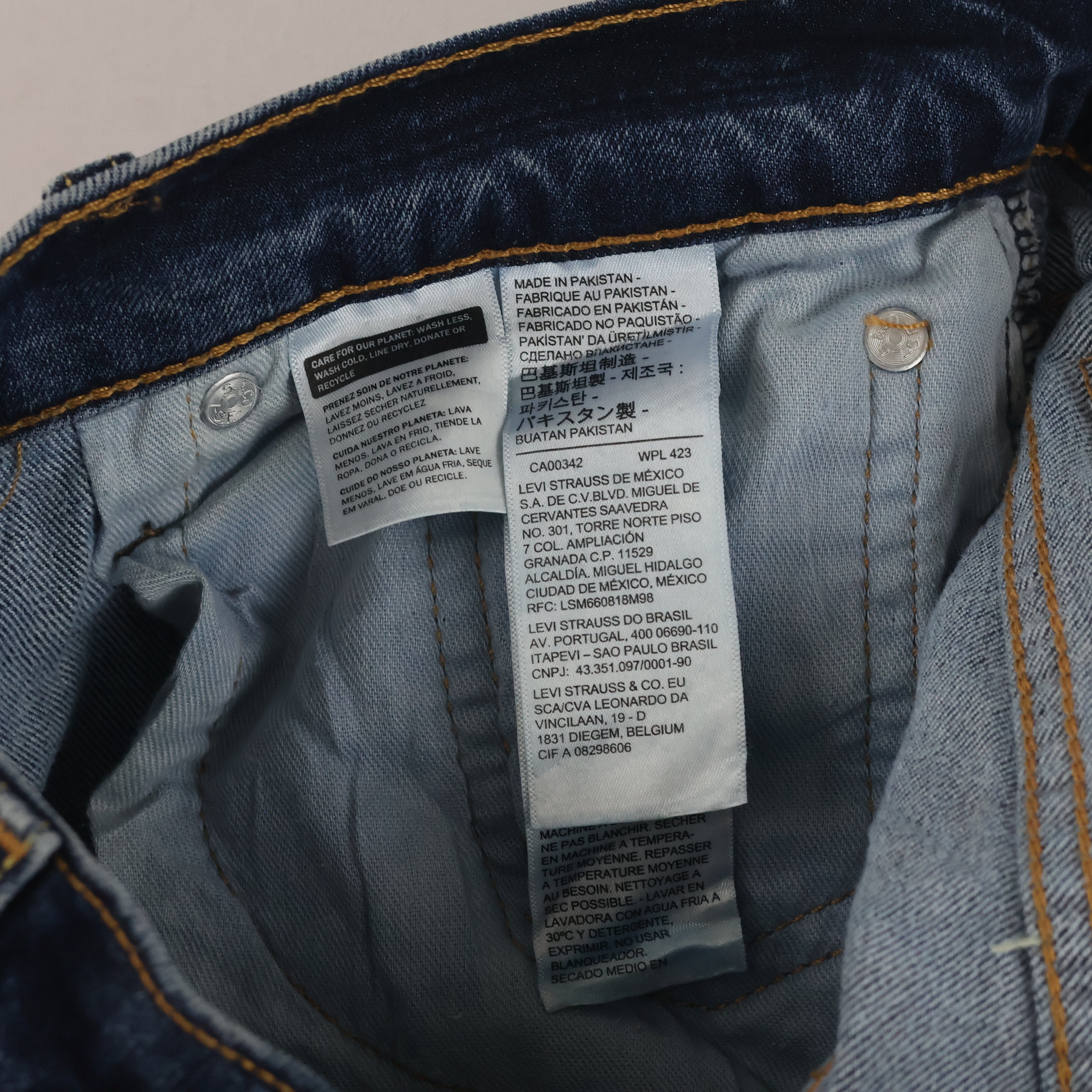 Thrifted Vintage Levi's 511 Dark Denim Jeans - 30 Inch Waist/ J1060
