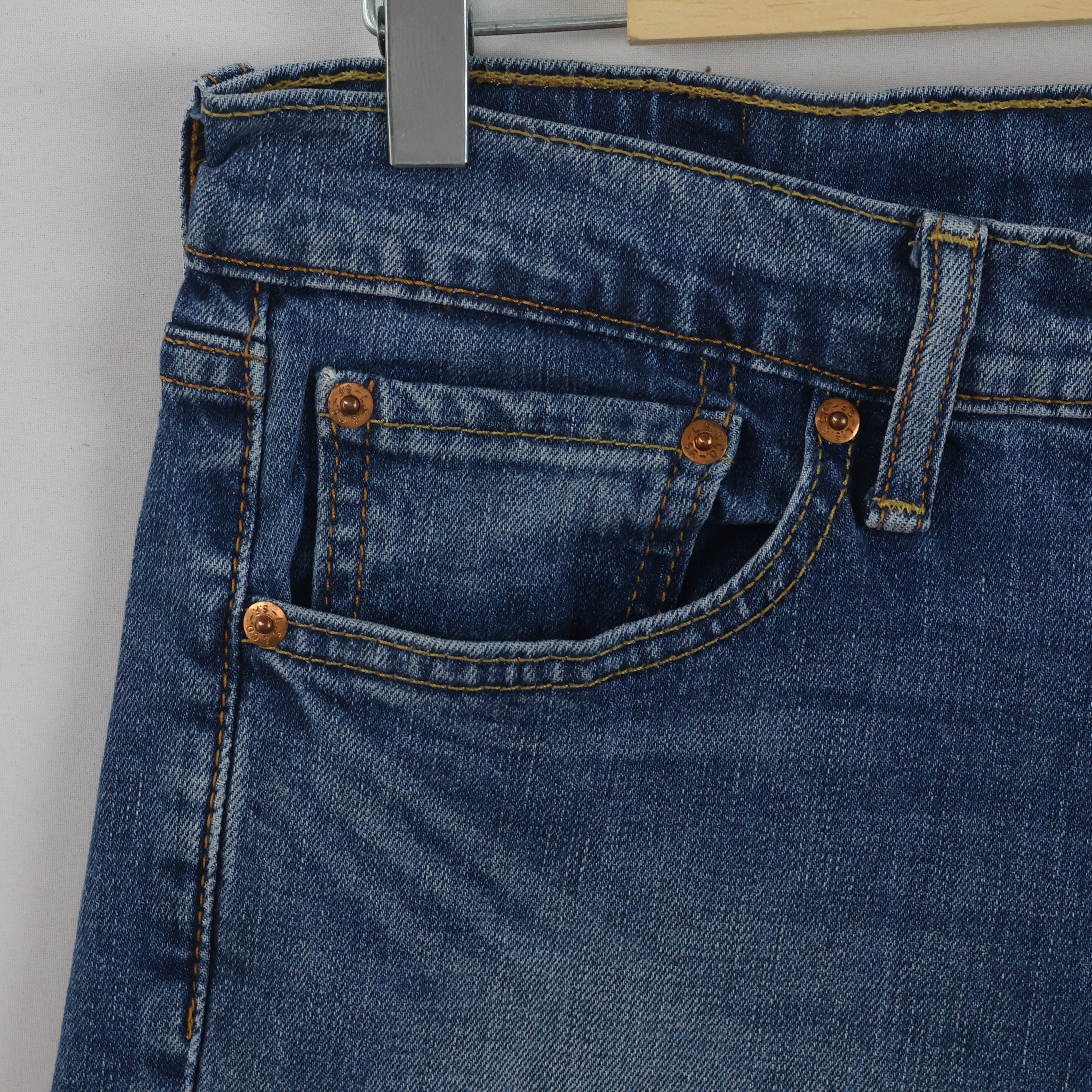 Vintage Levi's 511 Slim Fit Denim - Blue Wash - Size 30-32/ J1055