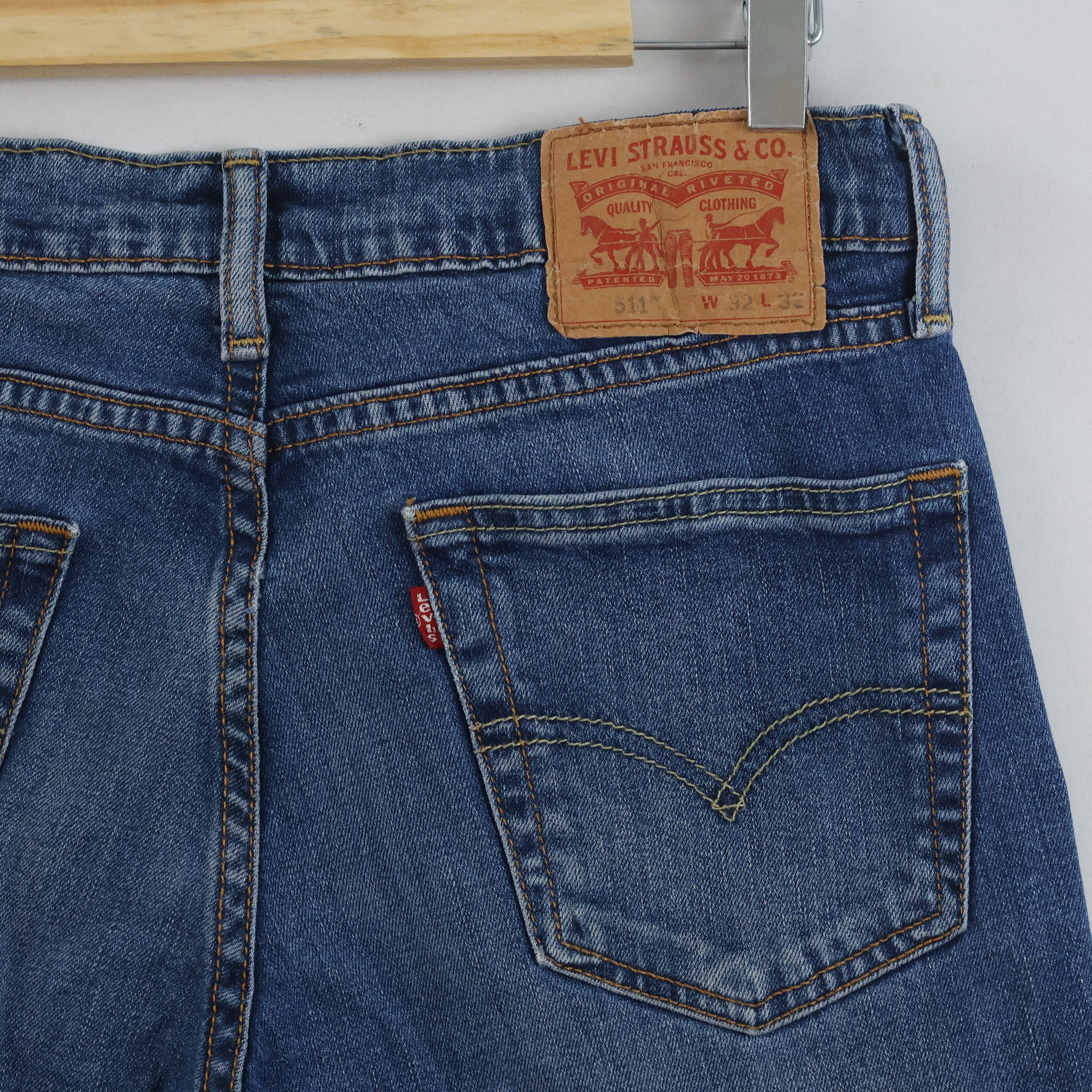 Vintage Levi's 511 Slim Fit Denim - Blue Wash - Size 30-32/ J1055