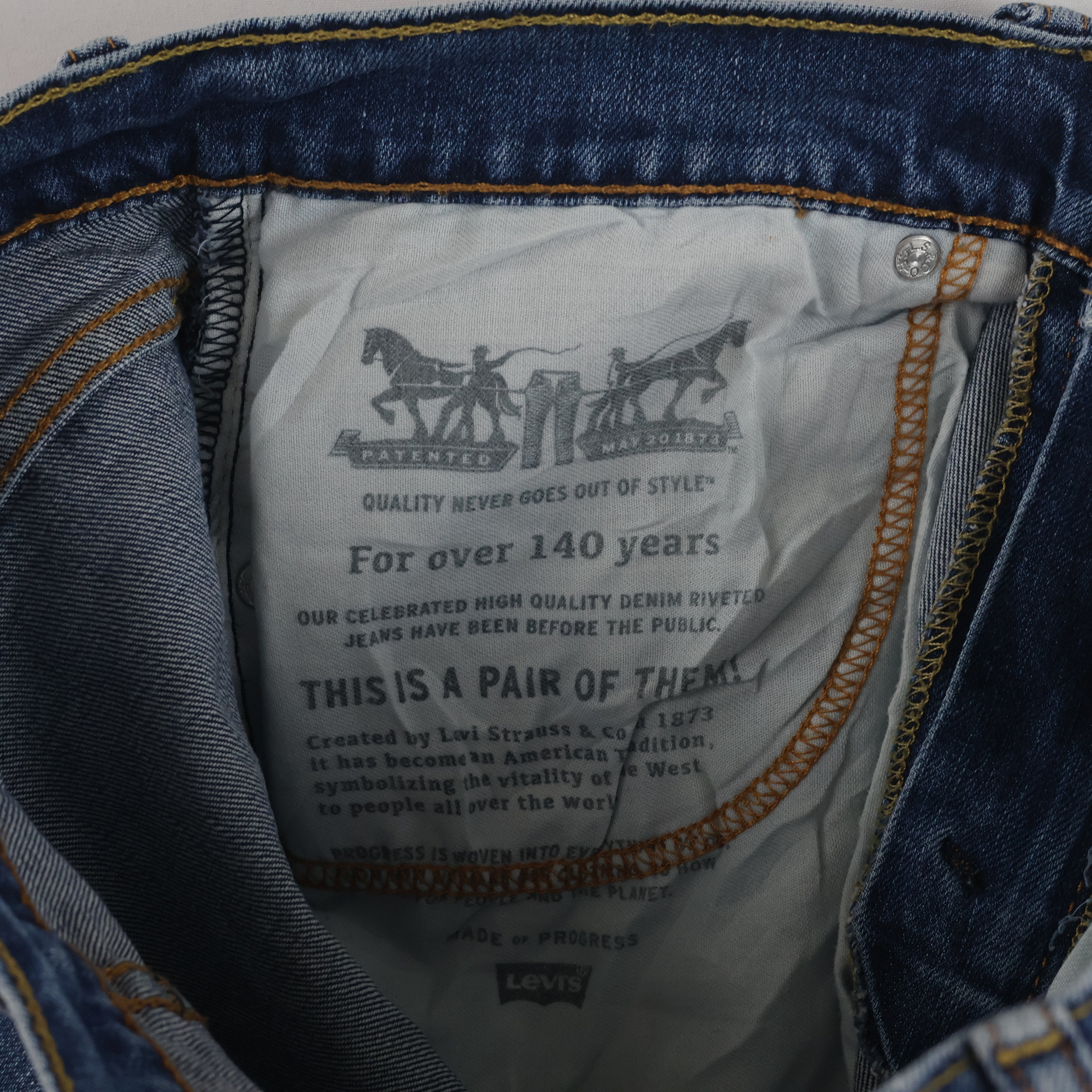Vintage Levi's 511 Slim Fit Denim - Blue Wash - Size 30-32/ J1055