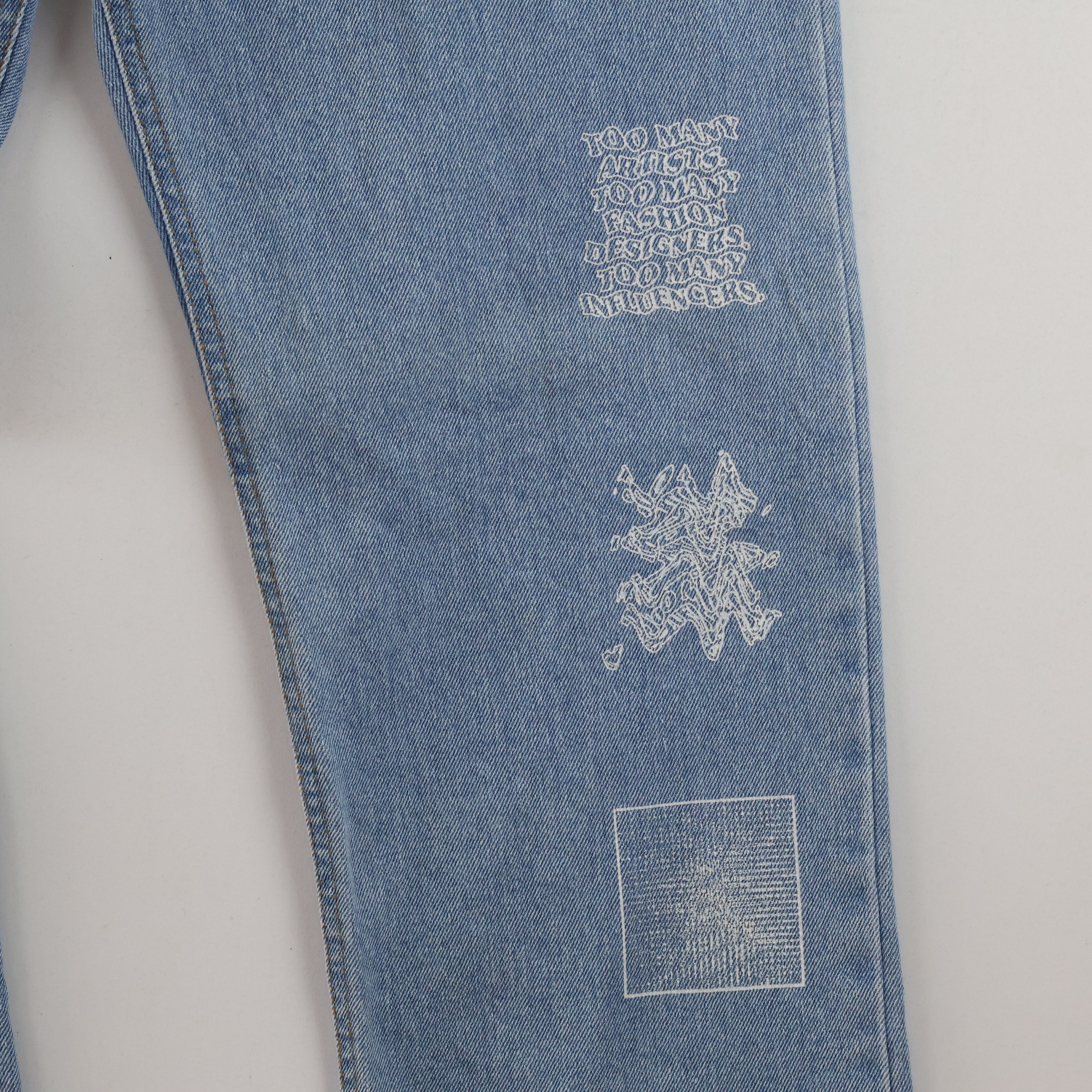 Thrifted Vintage APIECEOFCAKE Light Blue Graphic Denim Jeans waist 30/ J1056