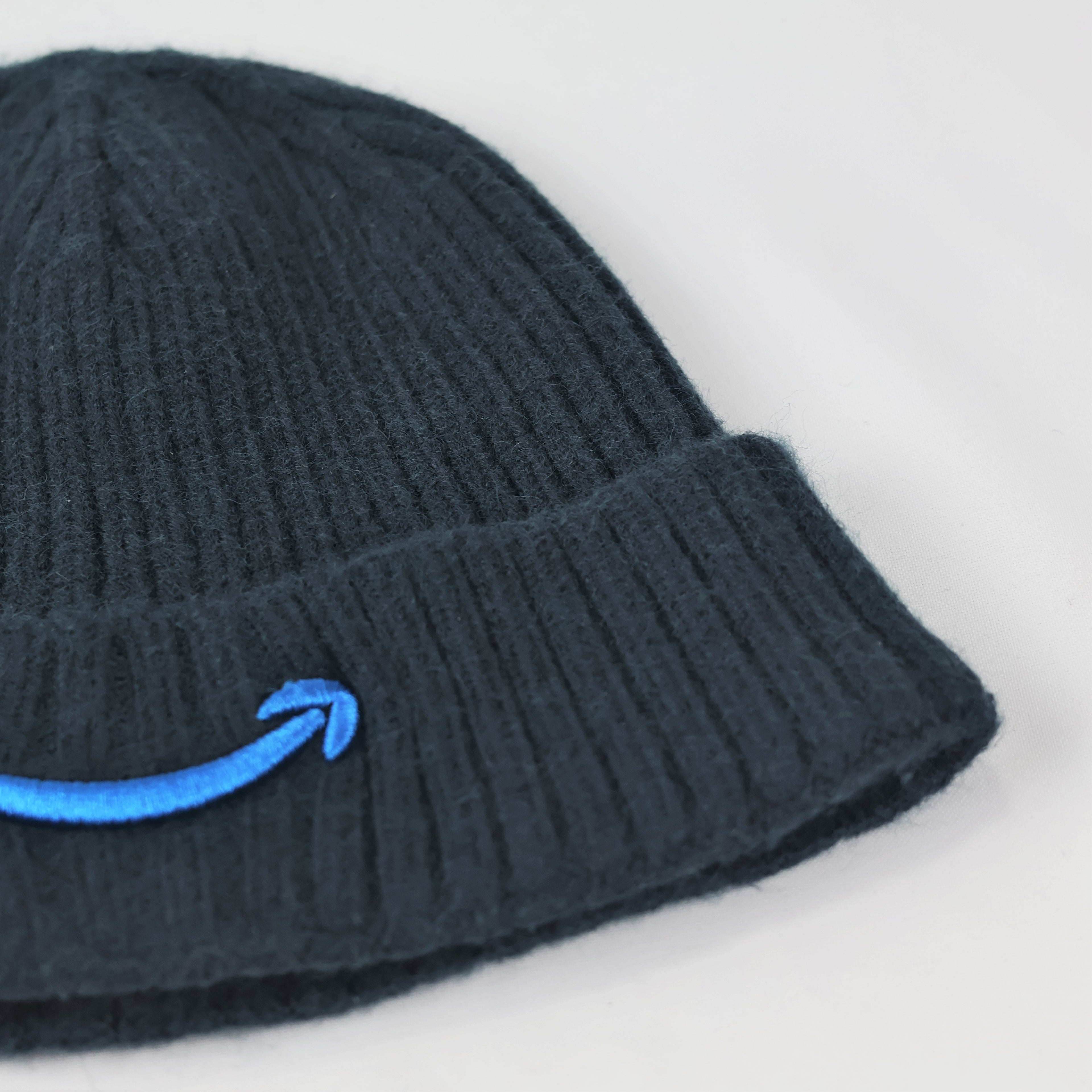 Amazon Essentials Adult Unisex Cuffed Thrifted Beanie - Classic Winter Hat