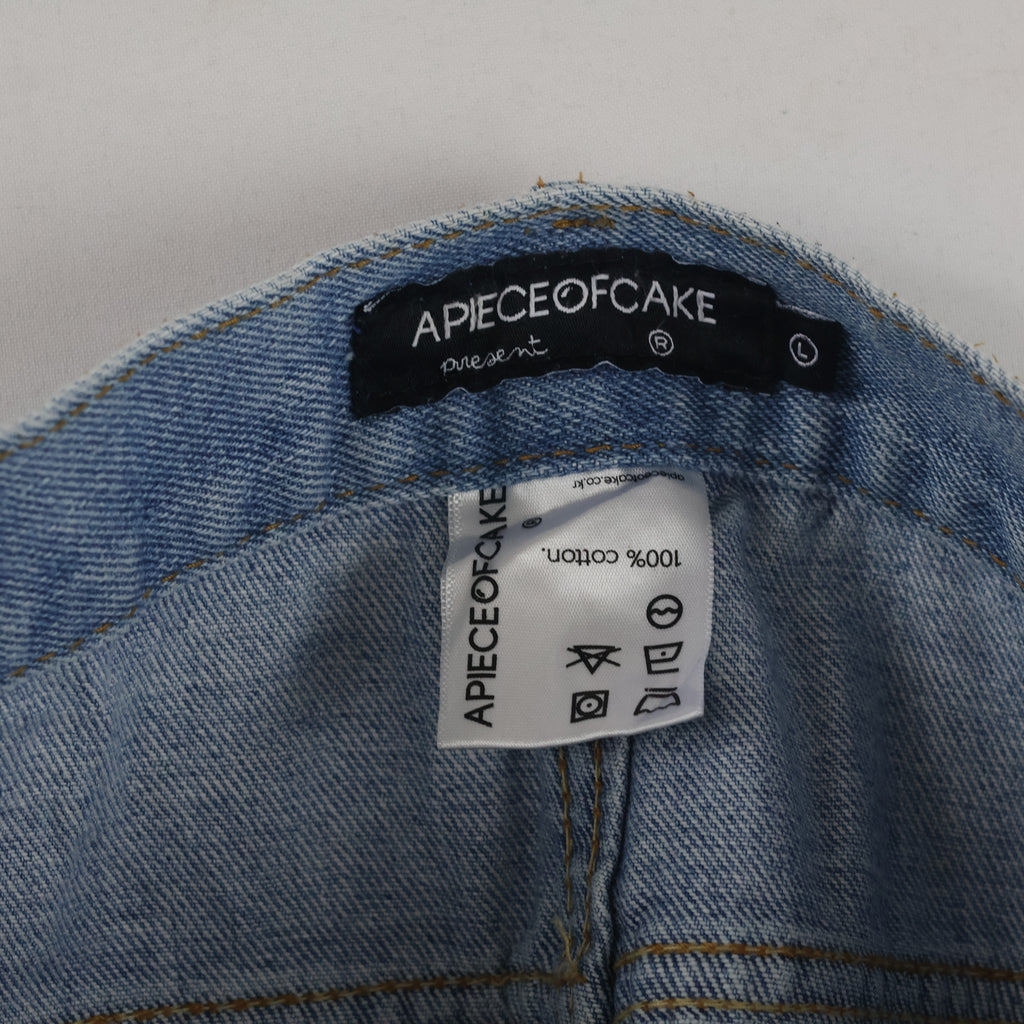 Thrifted Vintage APIECEOFCAKE Light Blue Graphic Denim Jeans waist 30/ J1056