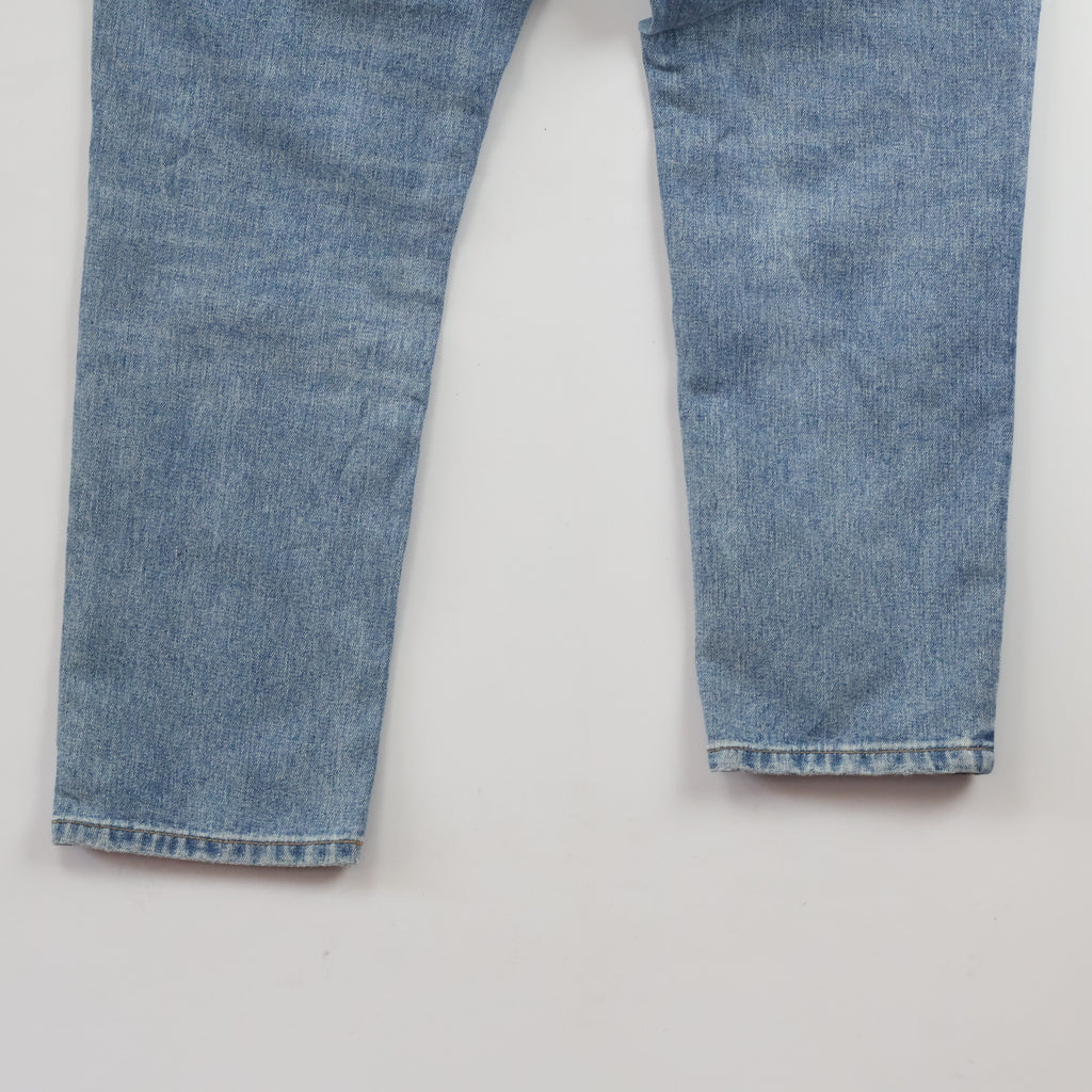 AND Z Women's Light Wash Distressed Denim Jeans 34 waist/ J1072