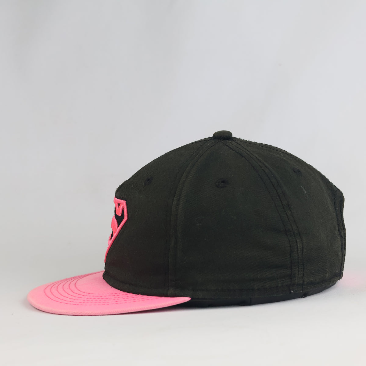 Thrifted Superman Black & Hot Pink Flat Brim Snapback Cap (Size 55–56 cm) | 10861
