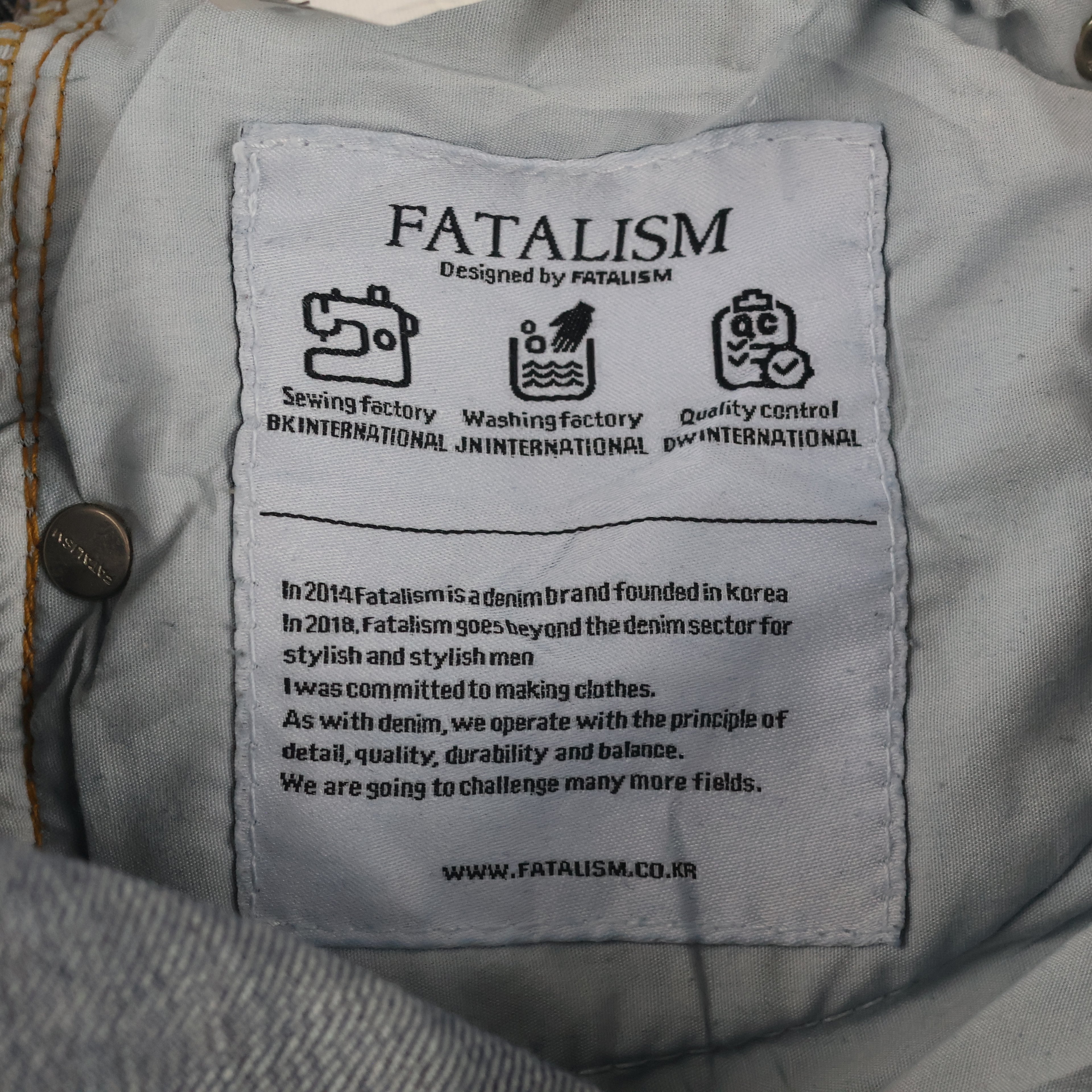 Thrifted FATALISM Signature Dark Wash Thrifted Jeans 30-32 Waist/ J1066