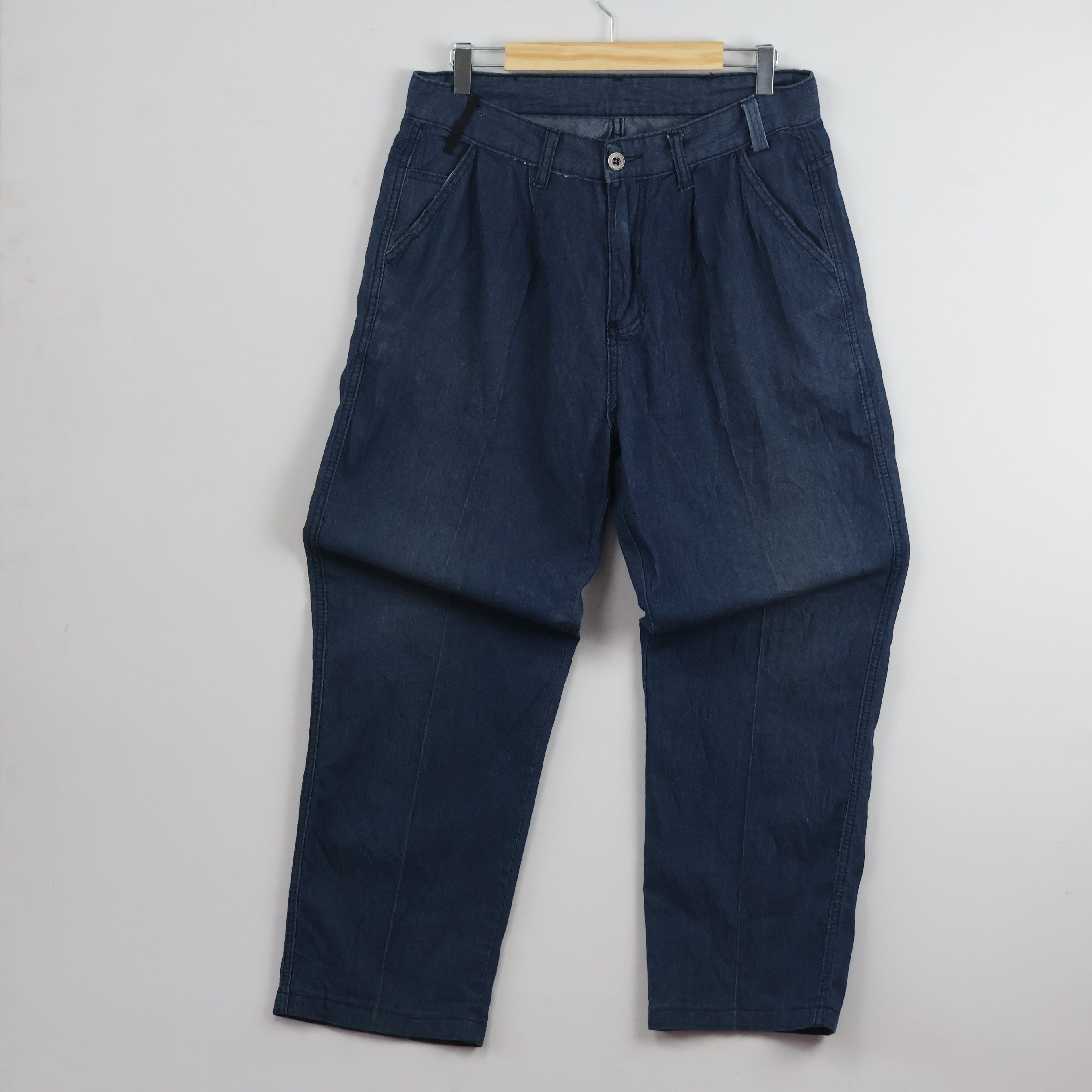 Classic Mid-Wash Denim Trousers for Men 34/ J1061