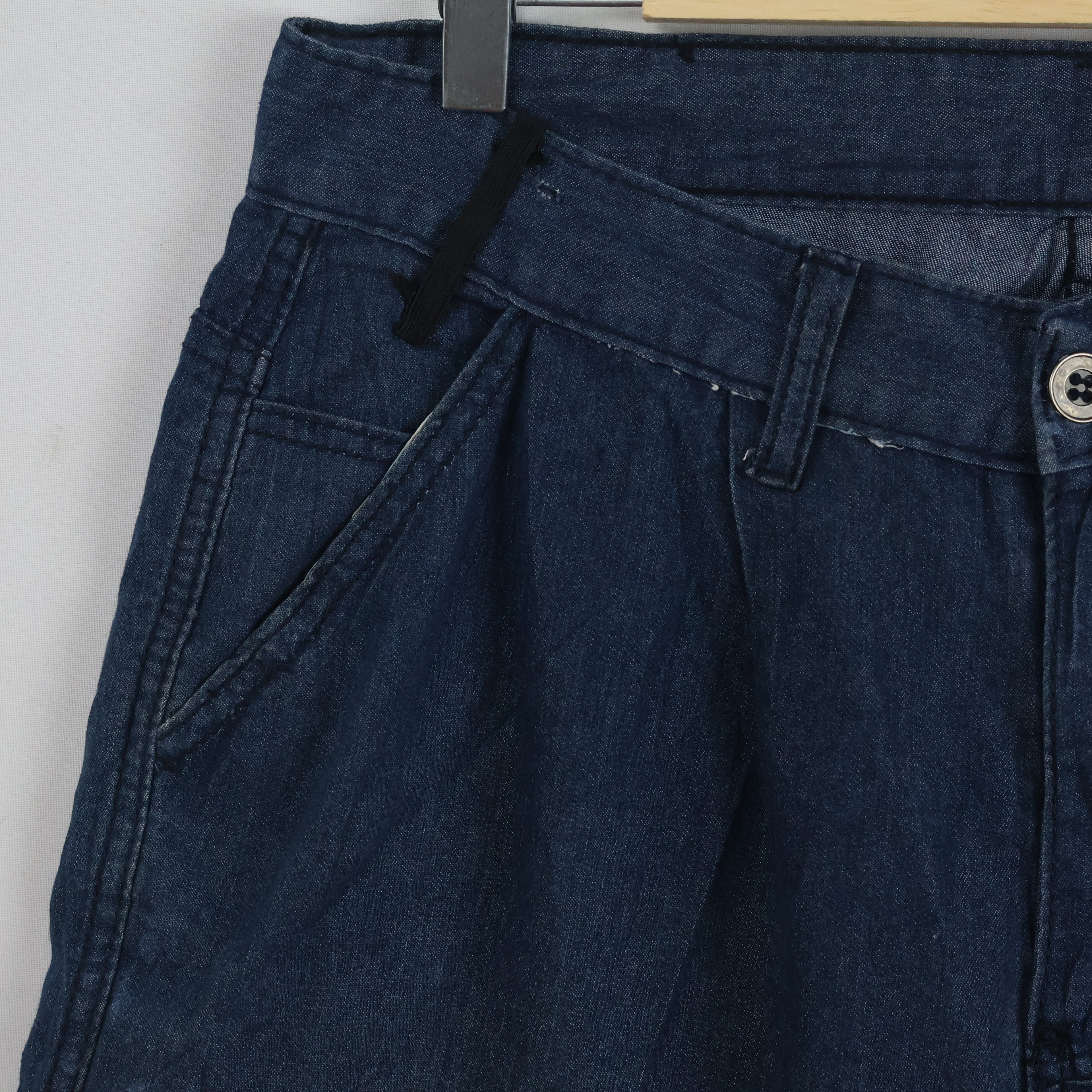 Classic Mid-Wash Denim Trousers for Men 34/ J1061