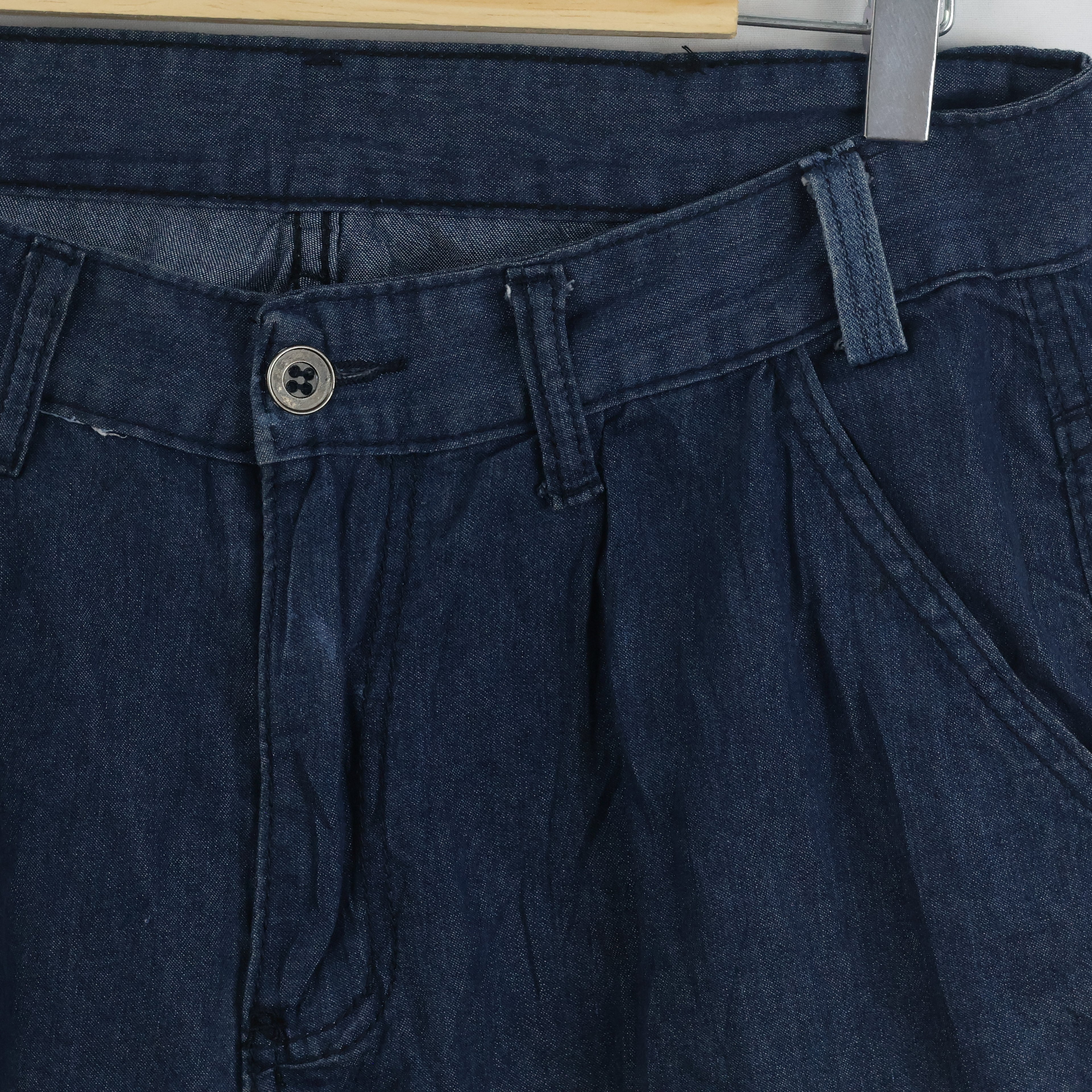 Classic Mid-Wash Denim Trousers for Men 34/ J1061