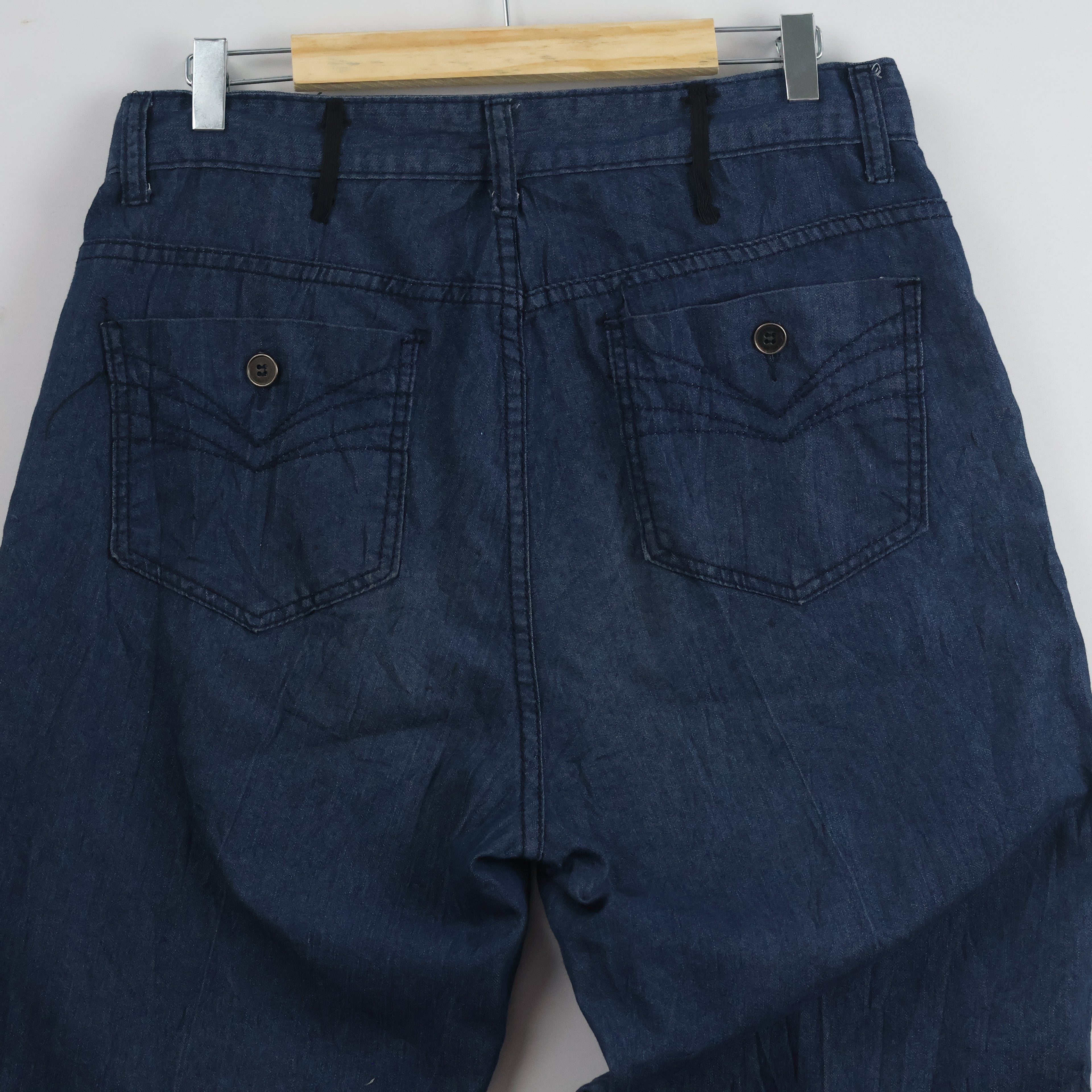 Classic Mid-Wash Denim Trousers for Men 34/ J1061