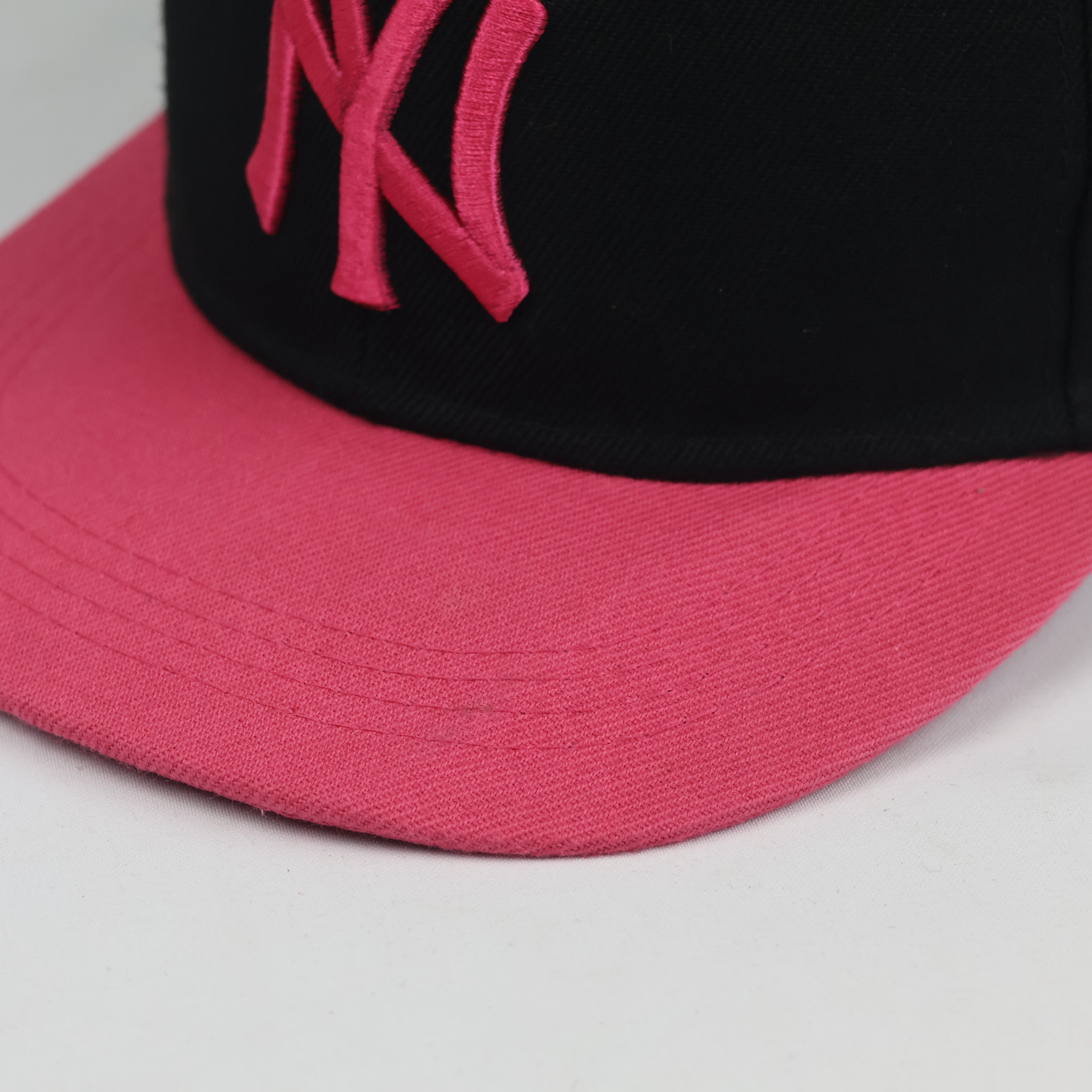 Thrifted NY Yankees New Era Fits Baseball Cap - Black Hot Pink Flat Brim Hat