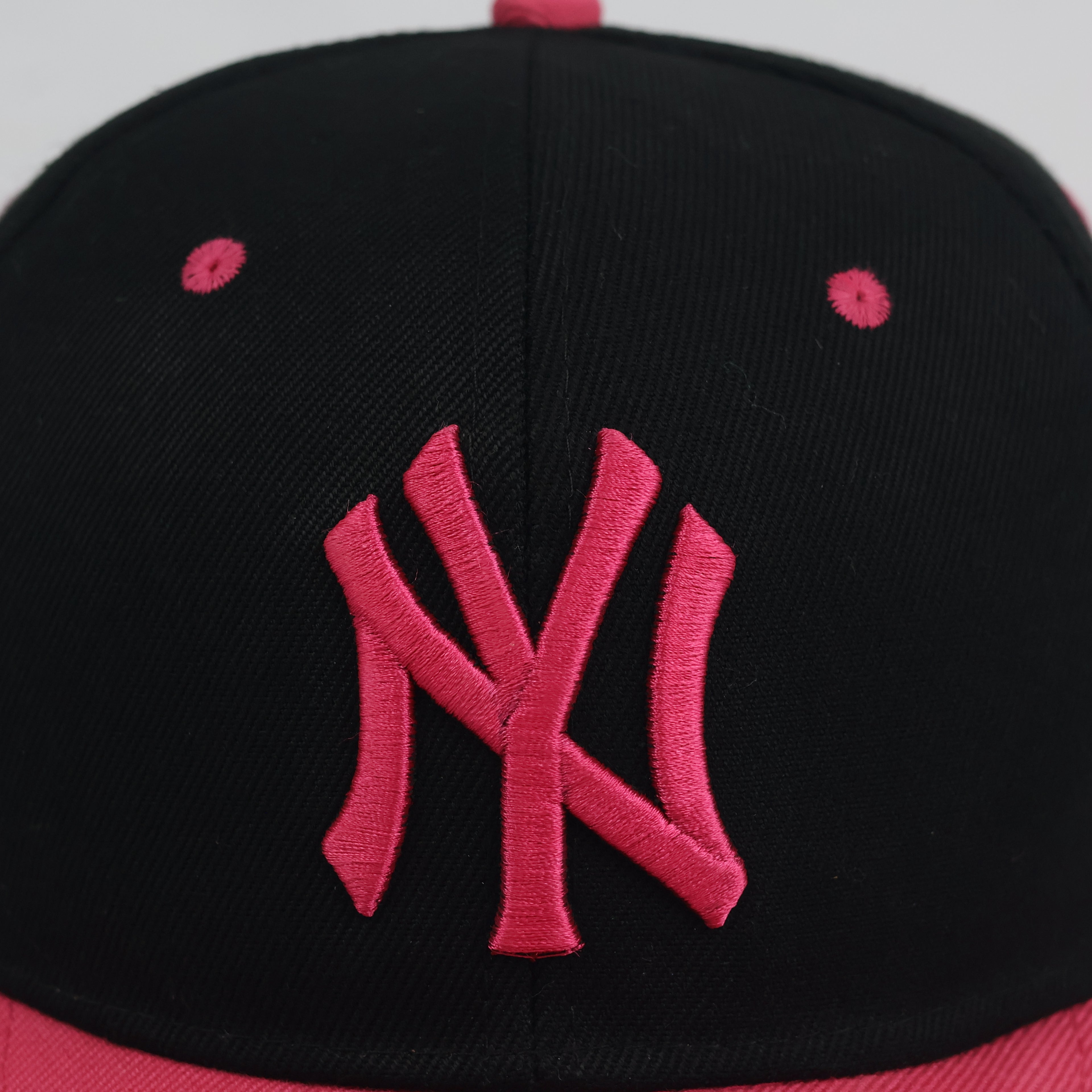 Thrifted NY Yankees New Era Fits Baseball Cap - Black Hot Pink Flat Brim Hat