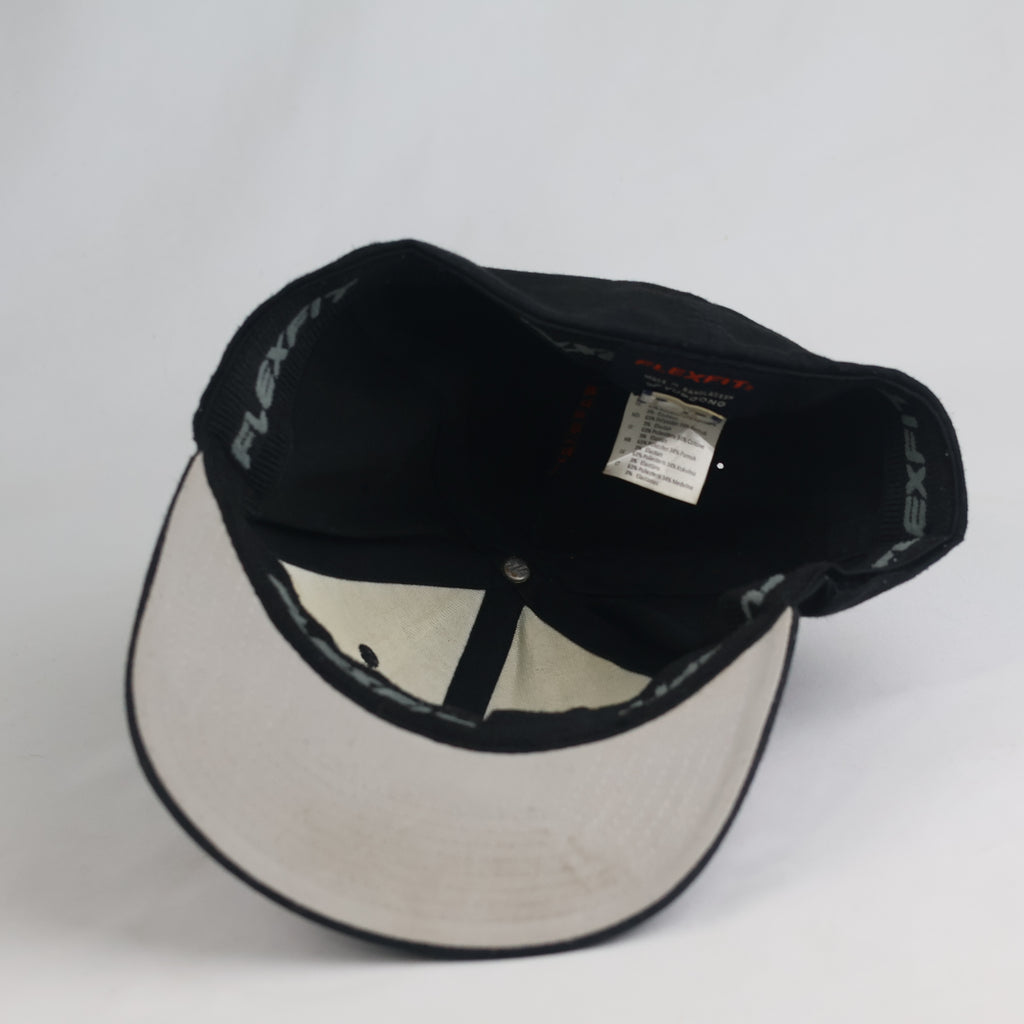 Thrifted Flexfit Yupoong Black Stretch-Fit Cap (Size 59–61 cm) | 10878