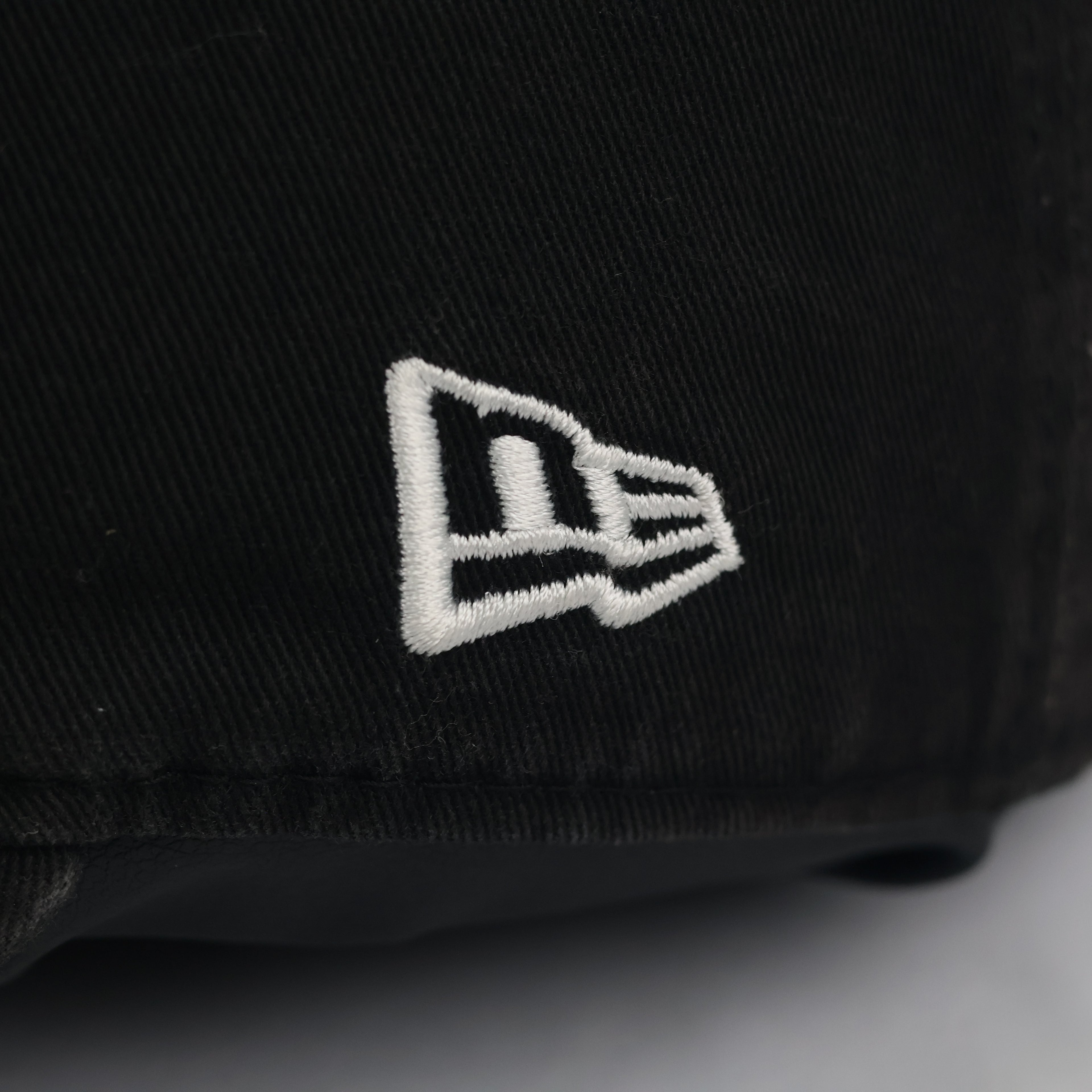 Thrifted New Era 9FORTY NY Yankees Baseball Cap - Faded Black Cotton Curved Brim Hat