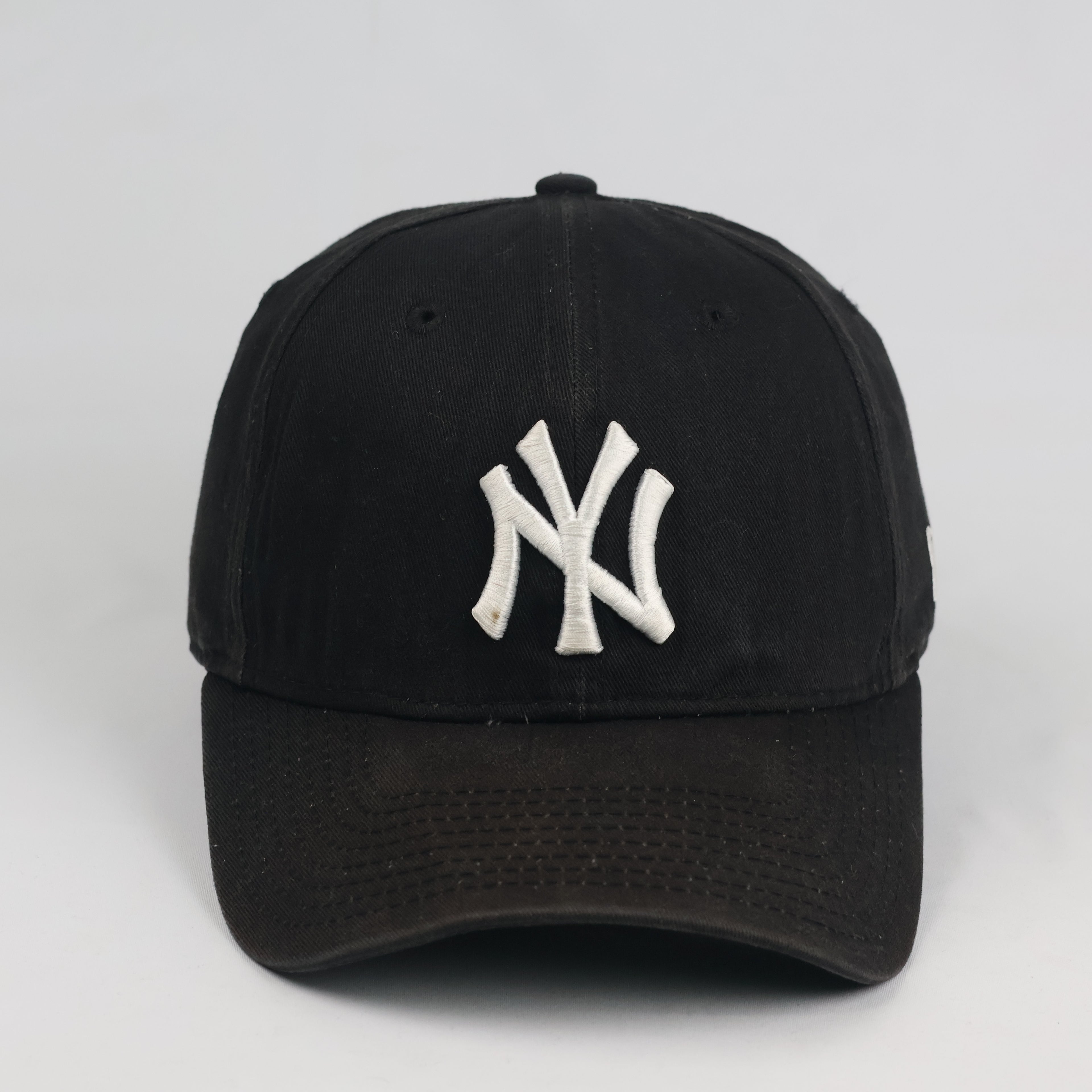 Thrifted New Era 9FORTY NY Yankees Baseball Cap - Faded Black Cotton Curved Brim Hat