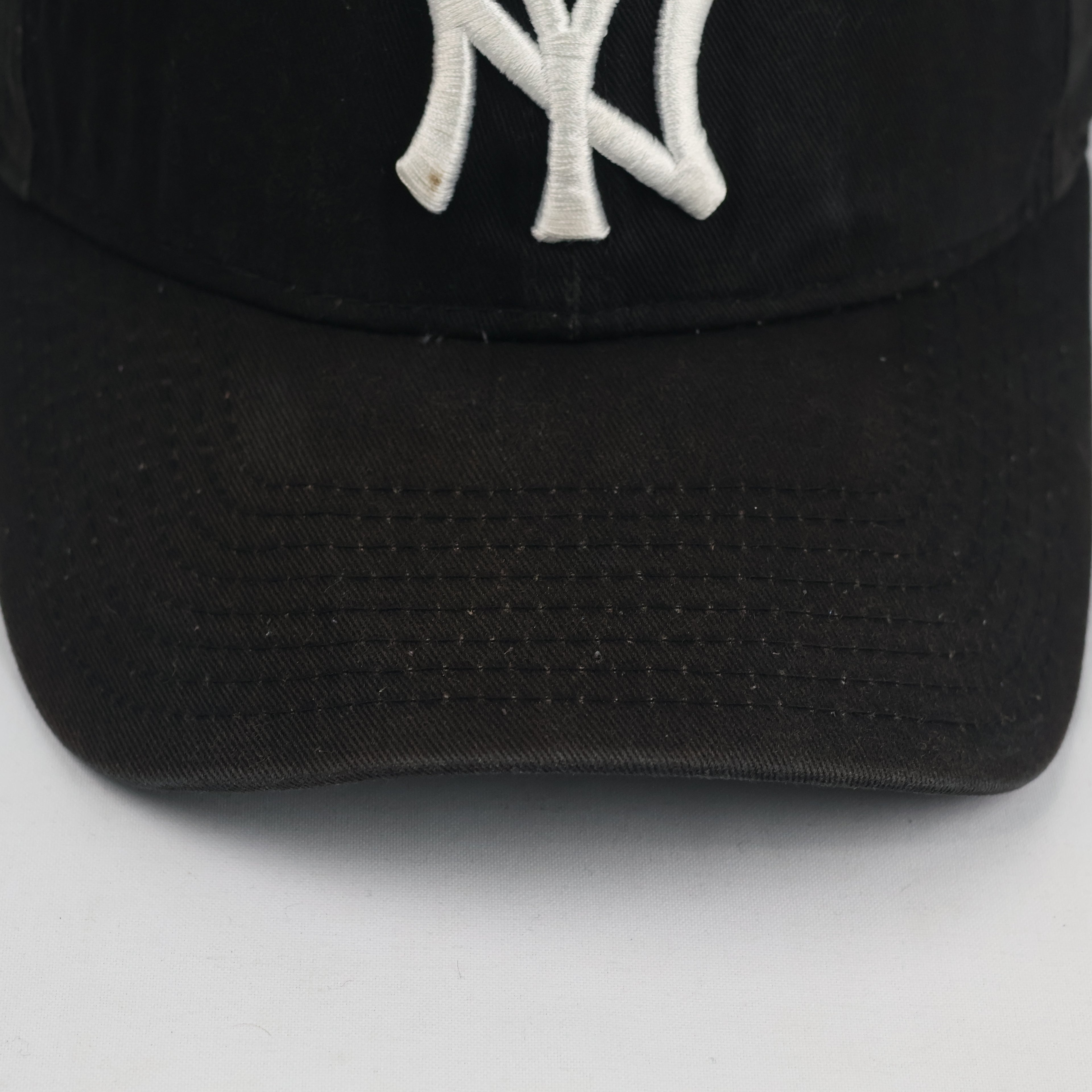 Thrifted New Era 9FORTY NY Yankees Baseball Cap - Faded Black Cotton Curved Brim Hat