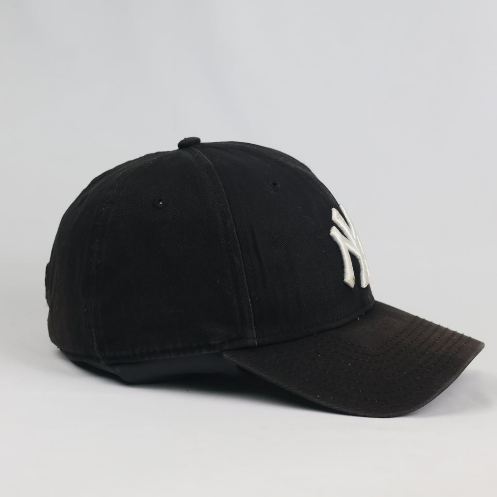 Thrifted New Era 9FORTY NY Yankees Baseball Cap - Faded Black Cotton Curved Brim Hat