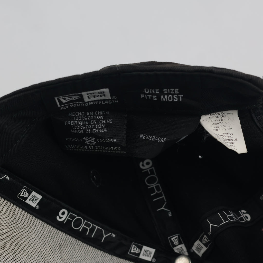 Thrifted New Era 9FORTY NY Yankees Baseball Cap - Faded Black Cotton Curved Brim Hat