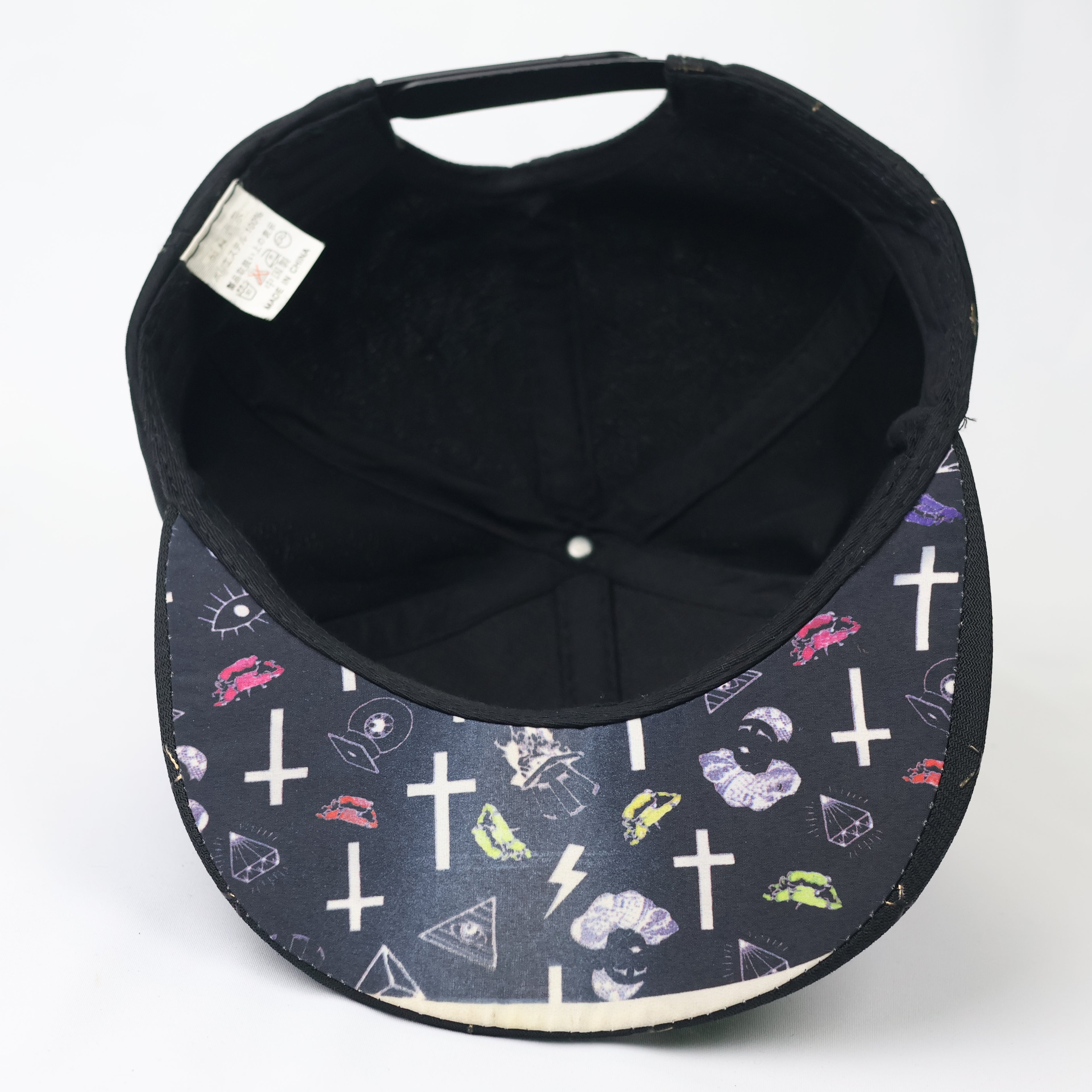 Gothic Gold Cross Pattern Snapback Hat - Black Streetwear Cap