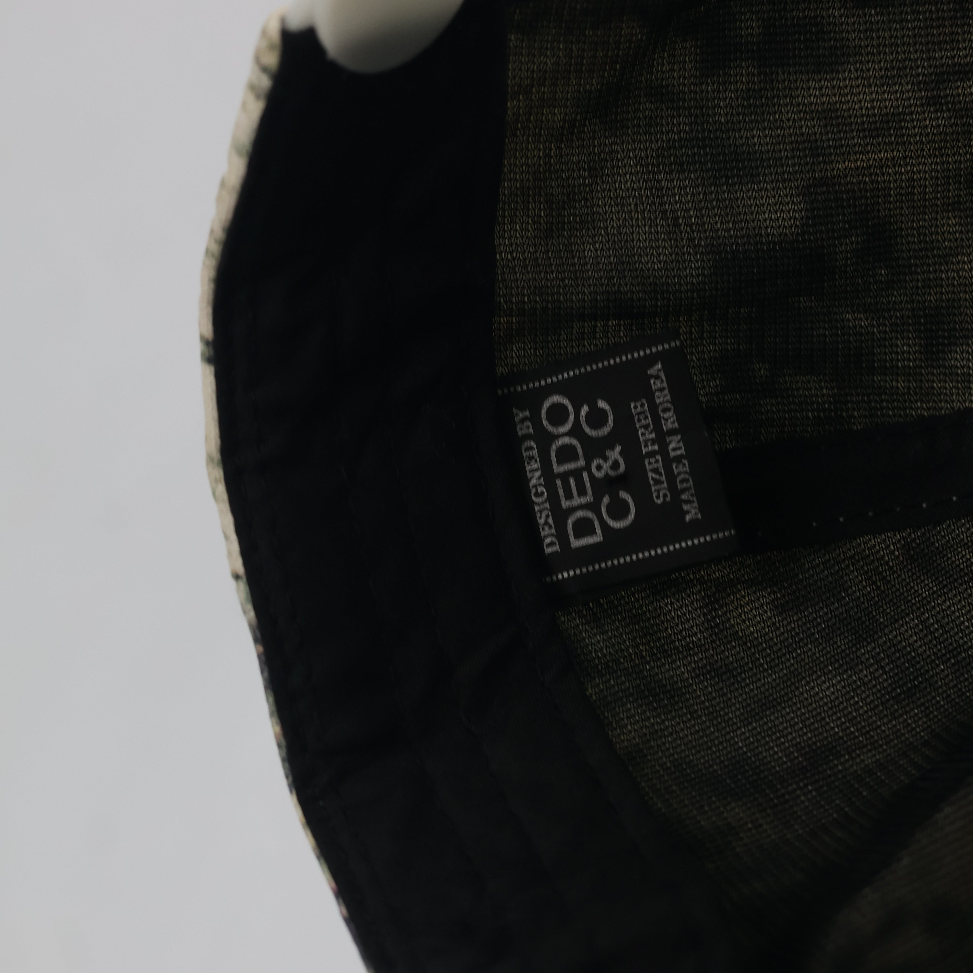Thrifted Vintage Ei Pyöri Finnish Graphic Cap - Abstract Pattern Flat Bill Hat