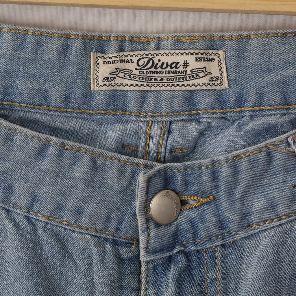 Thrifted Men's Diva Jean Comfort Fit Light Blue Denim Waist: 32/ J1077