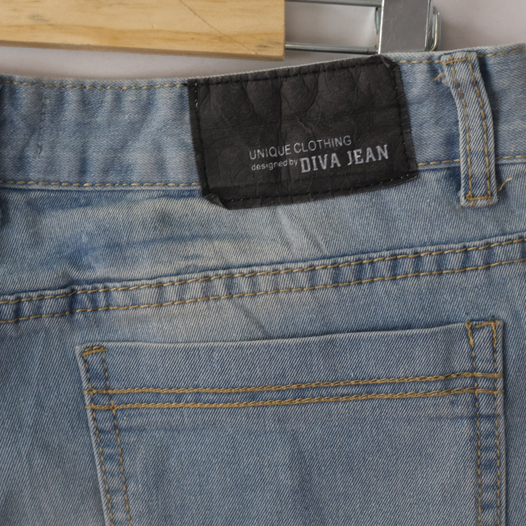 Thrifted Men's Diva Jean Comfort Fit Light Blue Denim Waist: 32/ J1077