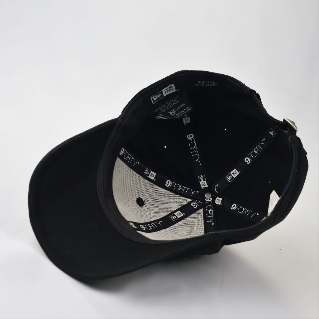 New Era 9FORTY New York Yankees Adjustable Thrifted Cap - Black & White