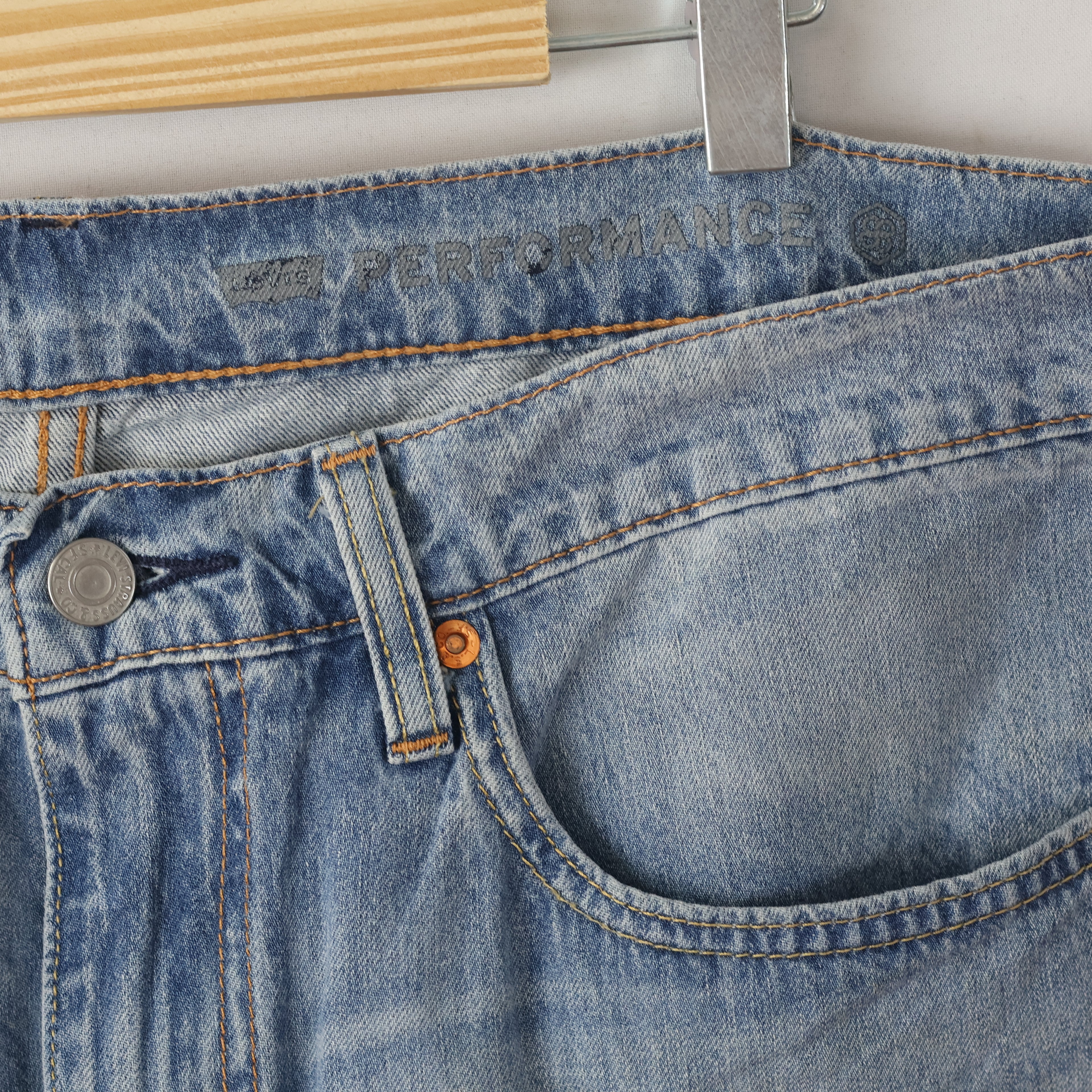 Thrifted Men's Levi's 502 Classic Regular Tapered Denim Waist:36/ J1079