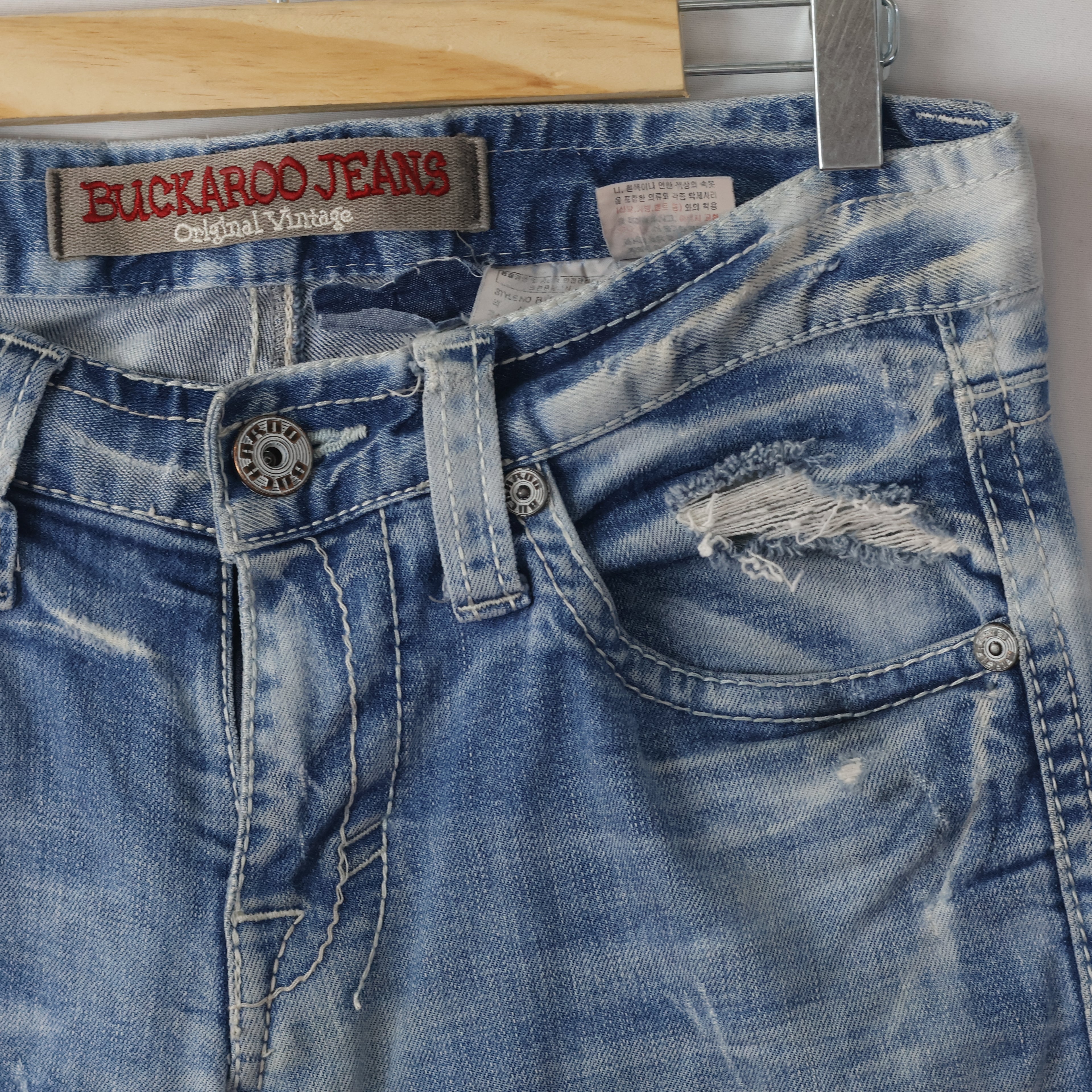 Thrifted Men's Buckaroo Jeans Distressed Light Blue Denim Waist: 32-33/ J1081