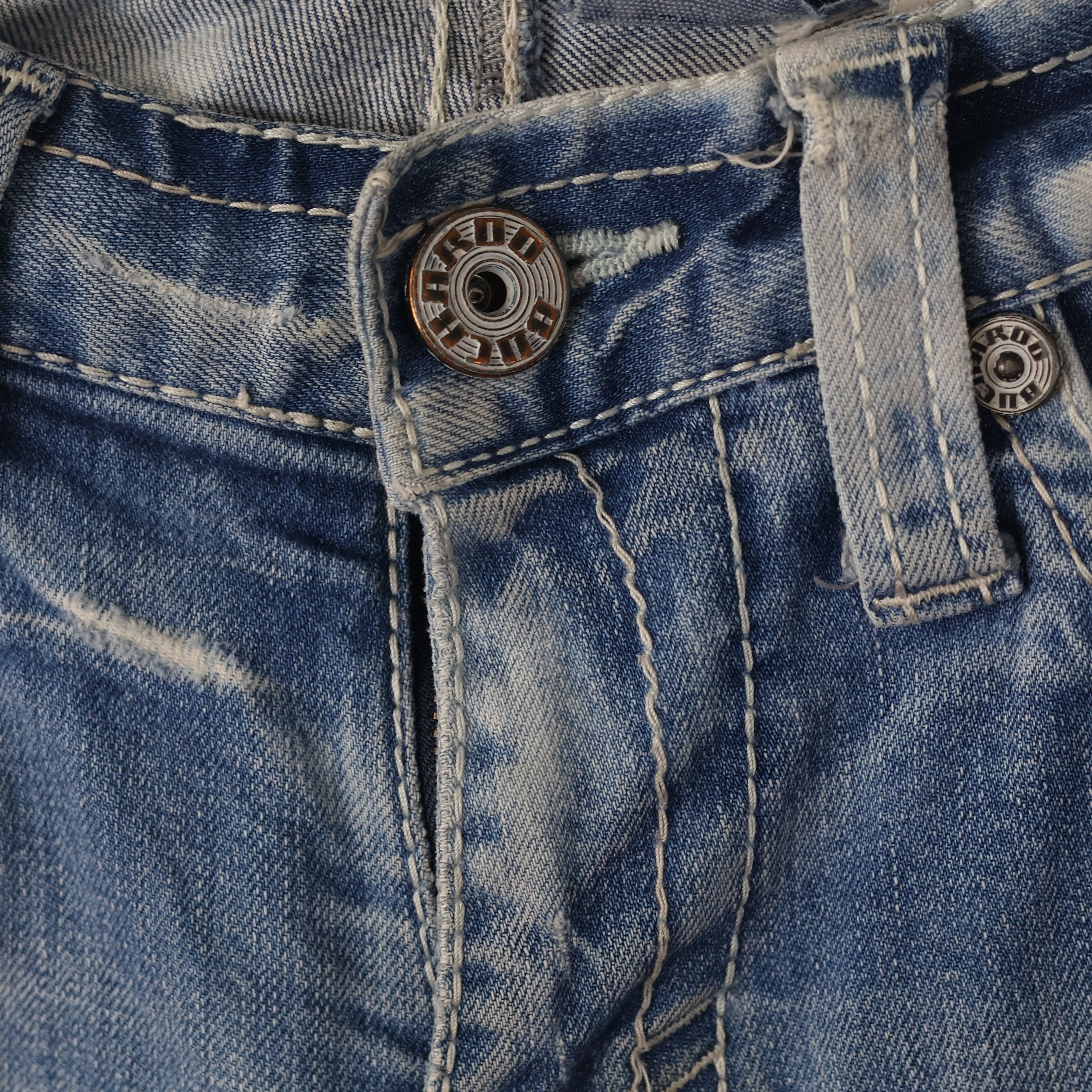 Thrifted Men's Buckaroo Jeans Distressed Light Blue Denim Waist: 32-33/ J1081