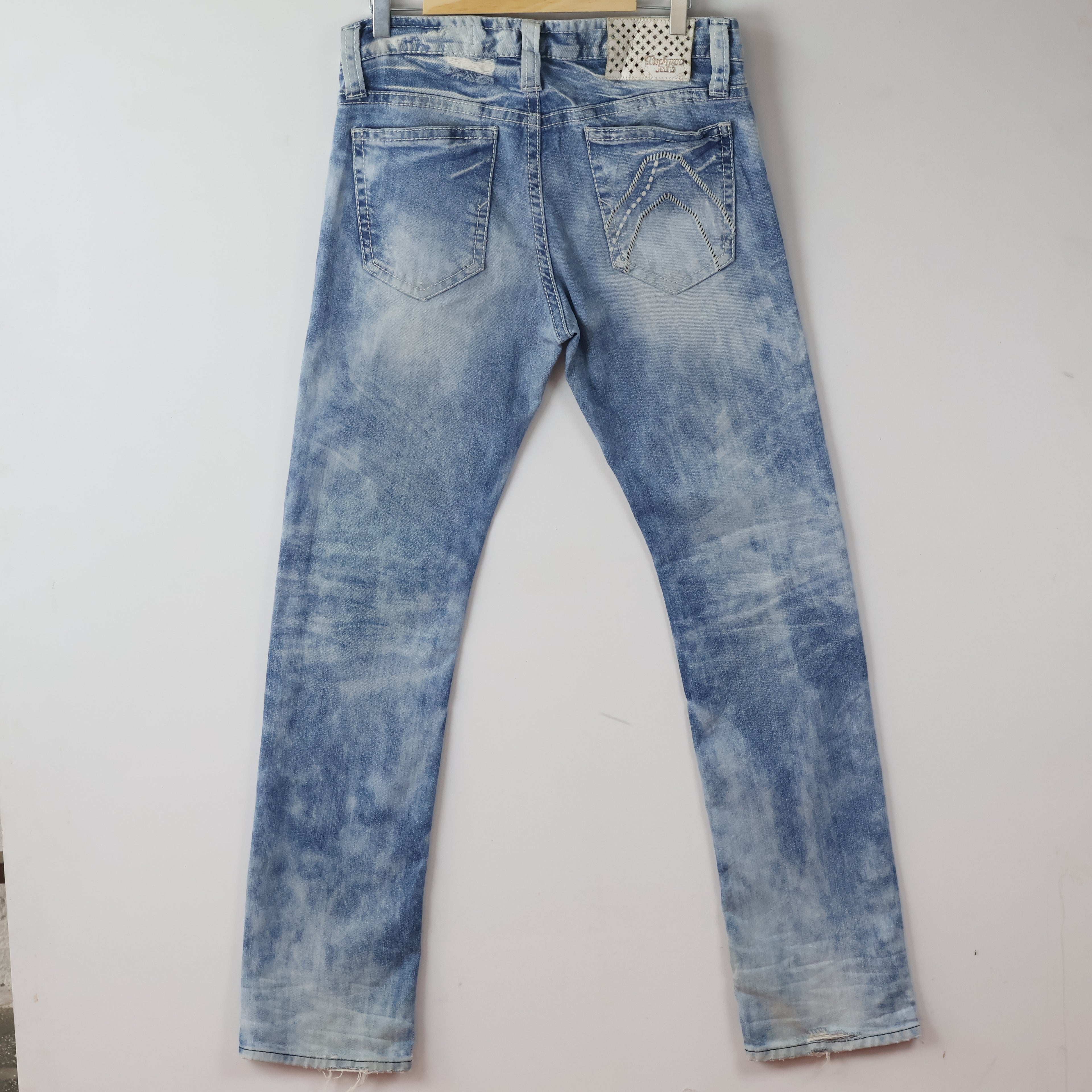 Thrifted Men's Buckaroo Jeans Distressed Light Blue Denim Waist: 32-33/ J1081