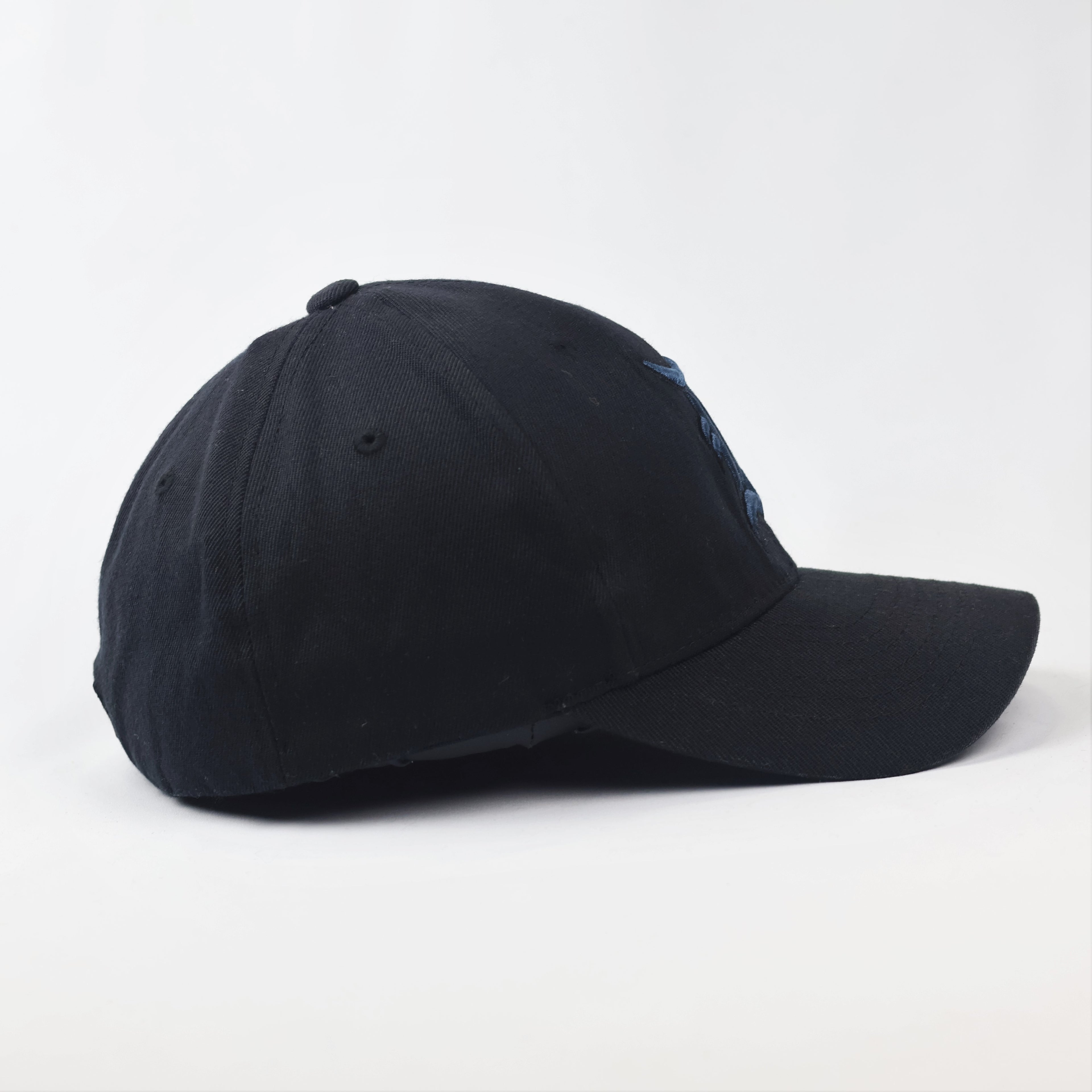 Men's Detroit Tigers from New Era Black MLB Thrifted Cap - Authentic Fitted S-M Size