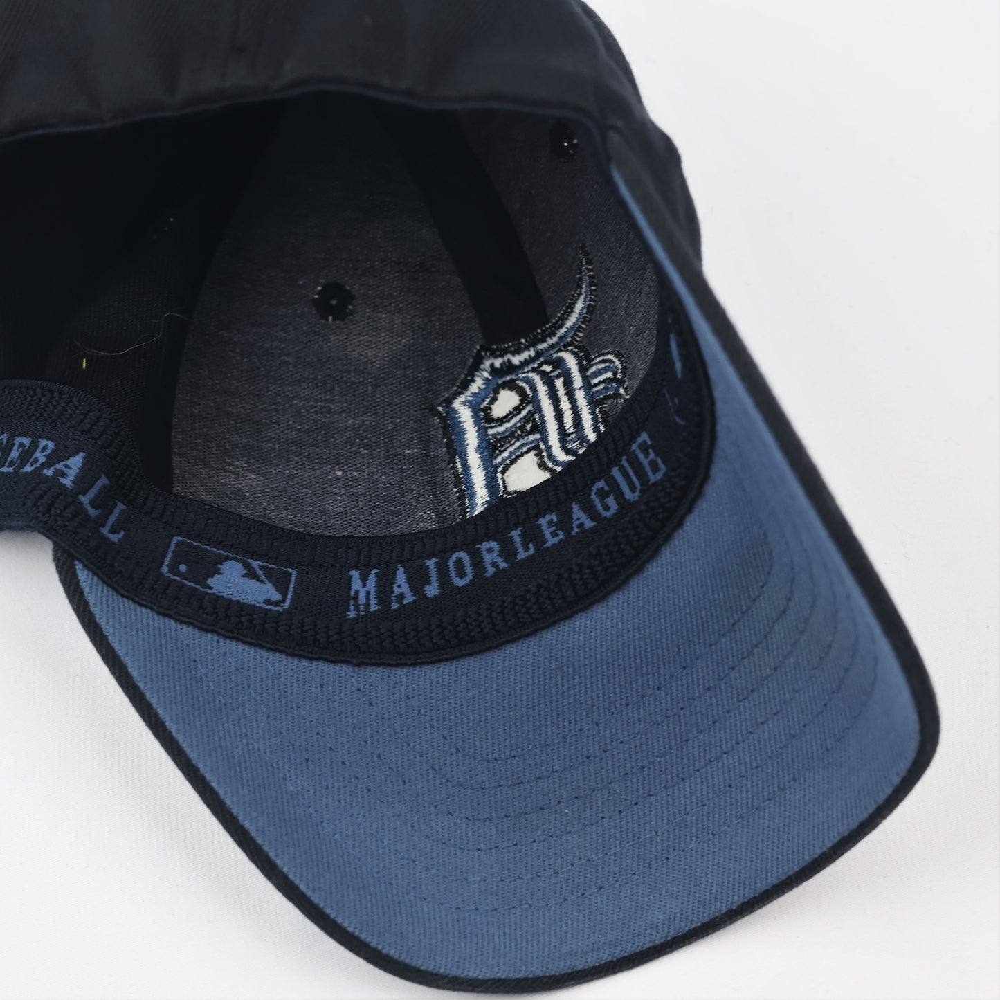 Men's Detroit Tigers from New Era Black MLB Thrifted Cap - Authentic Fitted S-M Size