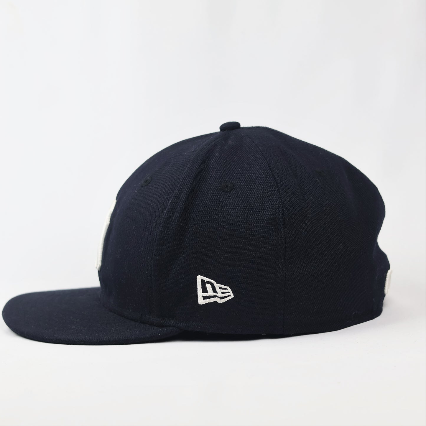 New Era Mens Cotton New York Yankees MLB Authentic Collection 59FIFTY Thrifted Cap, Size 7 1/2, Black