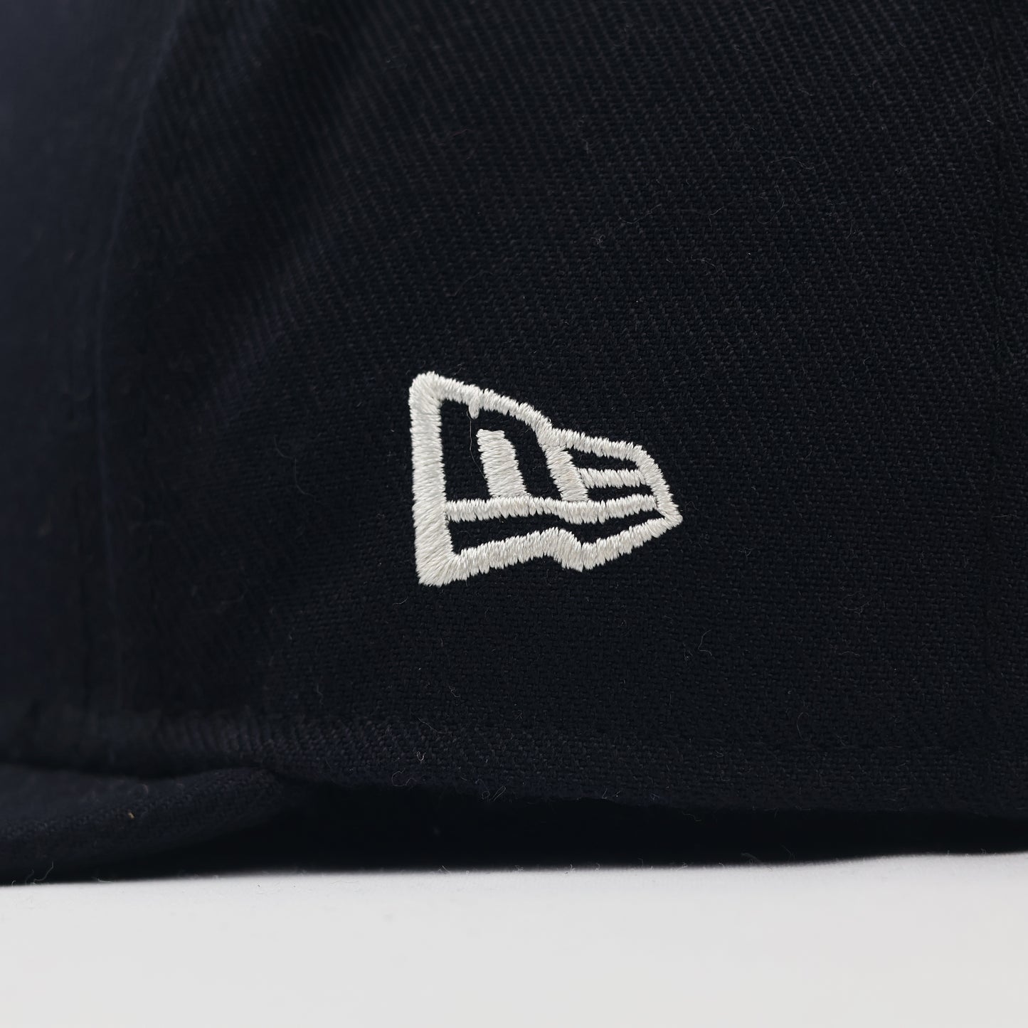 New Era Mens Cotton New York Yankees MLB Authentic Collection 59FIFTY Thrifted Cap, Size 7 1/2, Black