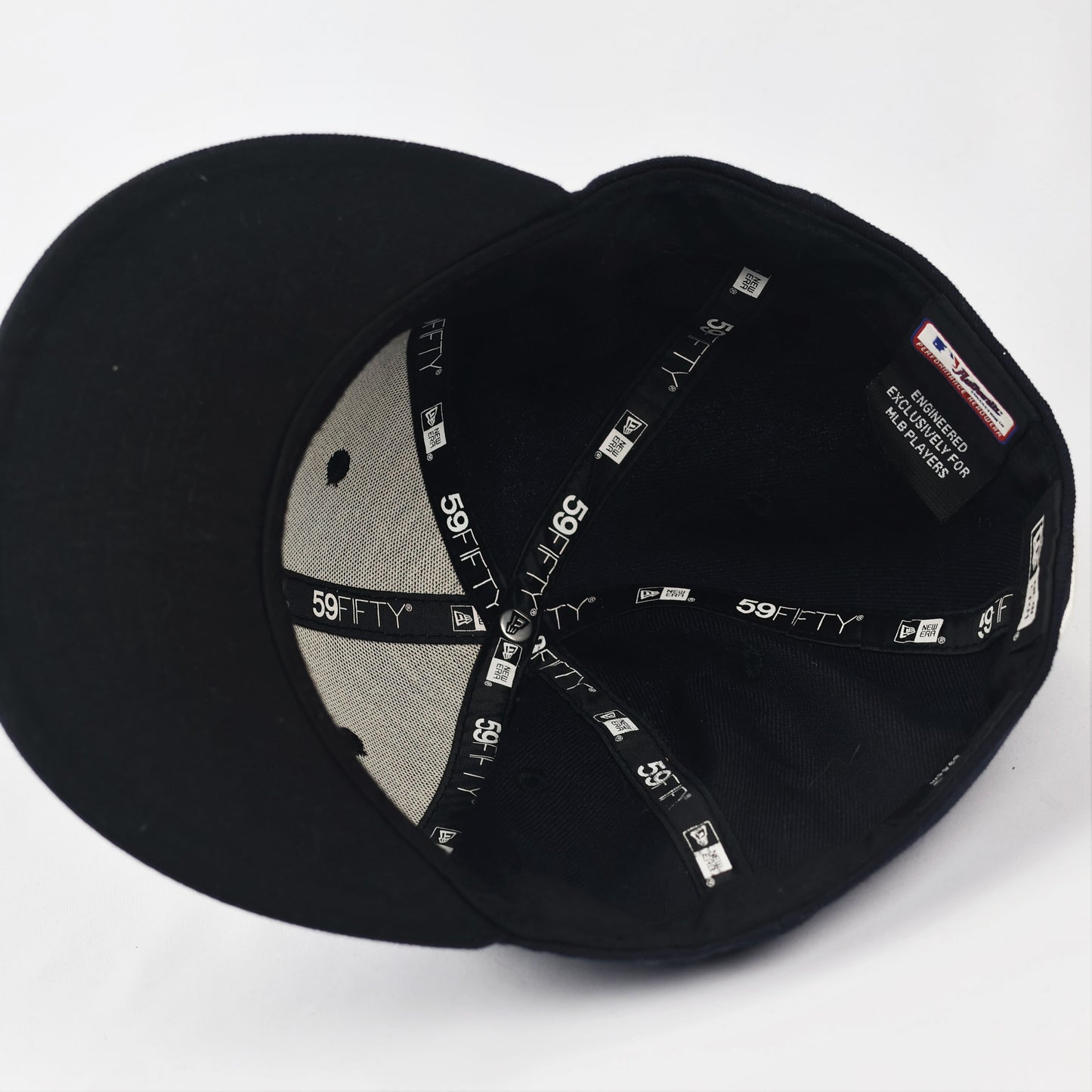 New Era Mens Cotton New York Yankees MLB Authentic Collection 59FIFTY Thrifted Cap, Size 7 1/2, Black