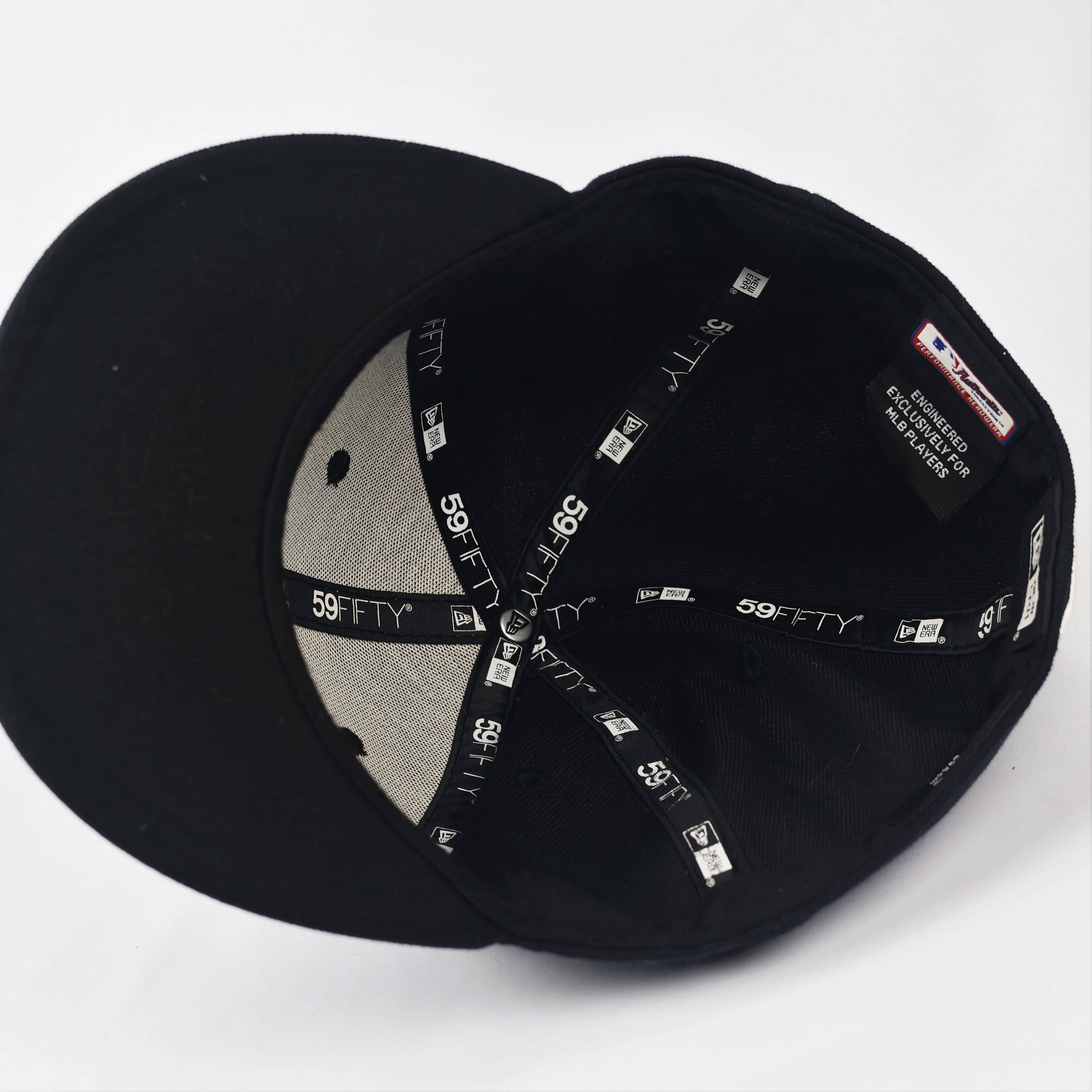 New Era Mens Cotton New York Yankees MLB Authentic Collection 59FIFTY Thrifted Cap, Size 7 1/2, Black