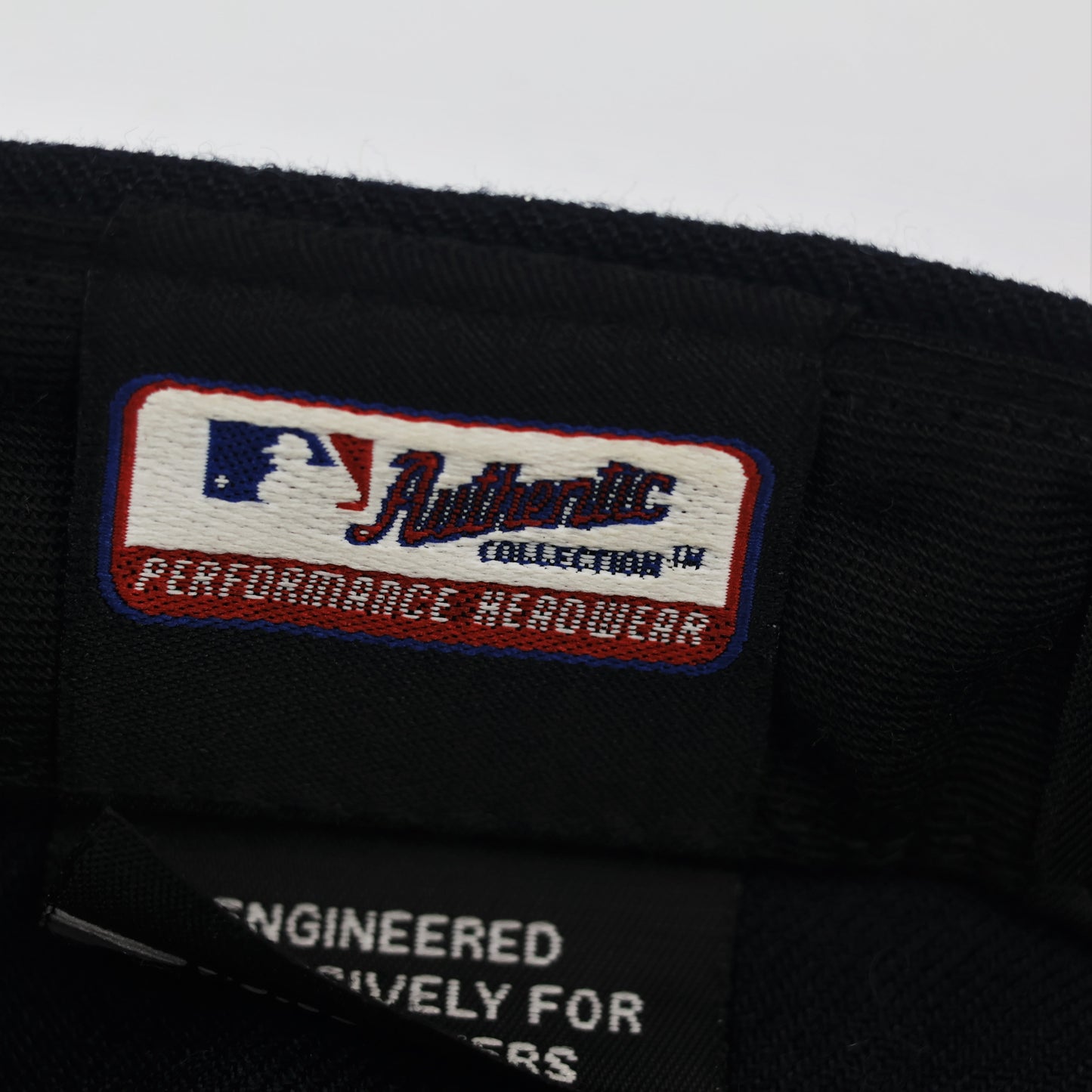 New Era Mens Cotton New York Yankees MLB Authentic Collection 59FIFTY Thrifted Cap, Size 7 1/2, Black