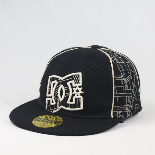 Thrifted DC Shoes All-Over Print Black Flat Brim Cap - Size 7 1/4 (58cm)