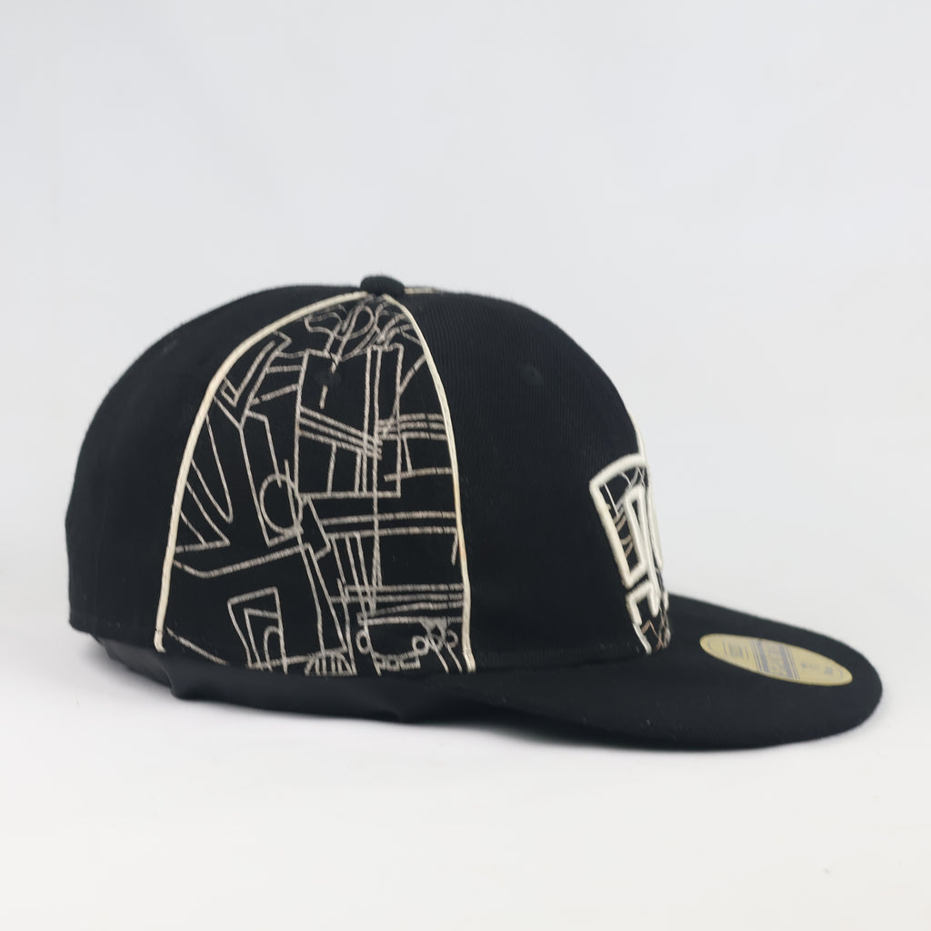 Thrifted DC Shoes All-Over Print Black Flat Brim Cap - Size 7 1/4 (58cm)