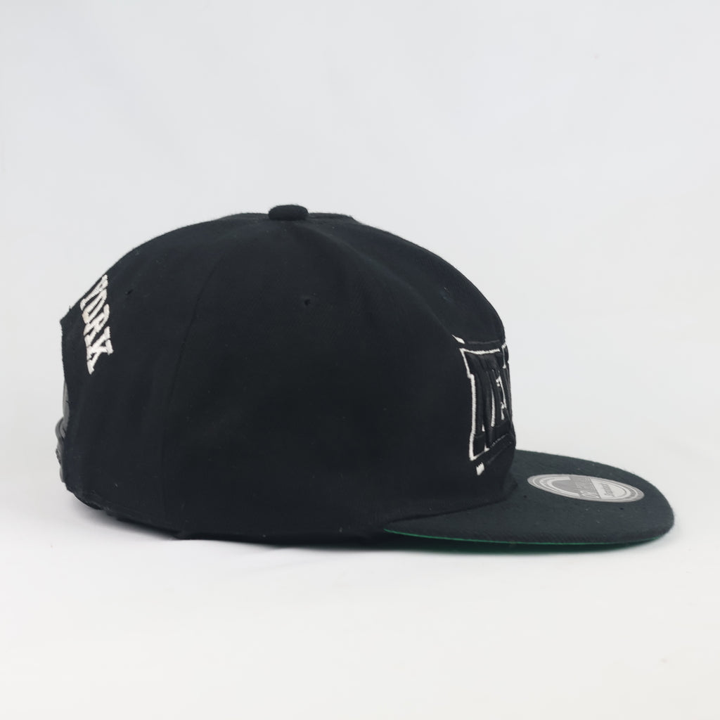 Thrifted New York NY Black Streetwear Snapback - Size 57-59cm
