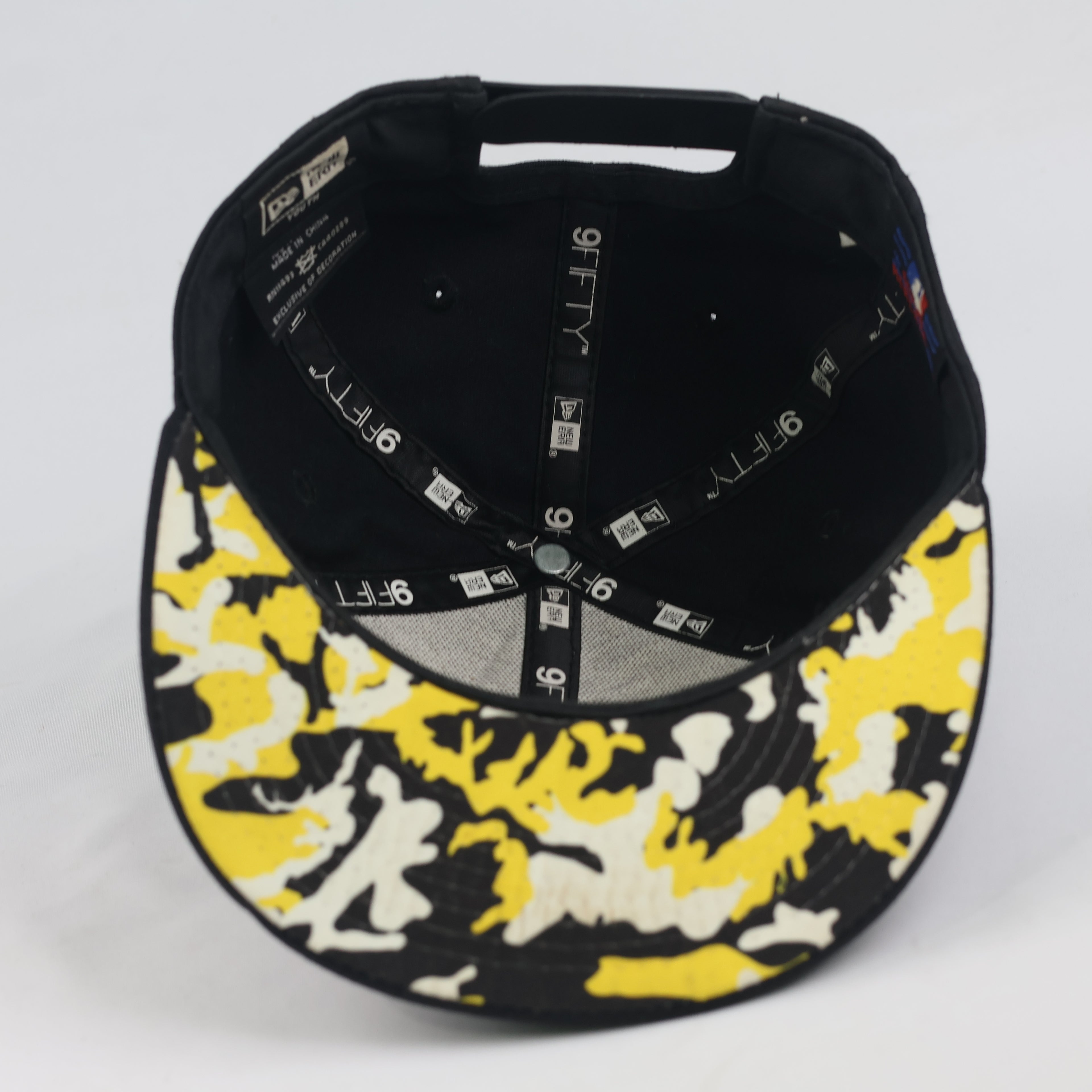 Thrifted New Era MLB Pittsburgh Pirates Camo Brim Snapback - Youth Size 53-55cm