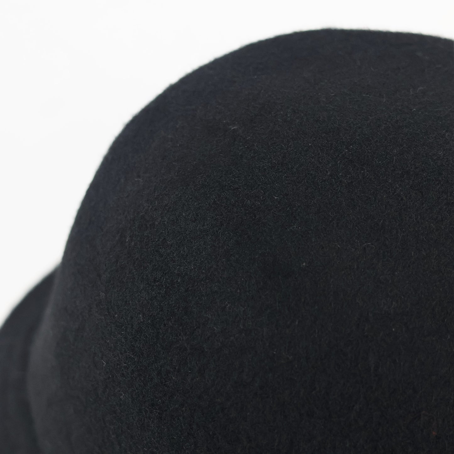 Kangol Men's Bermuda Casual, Scarlet, Black Thrifted Hat