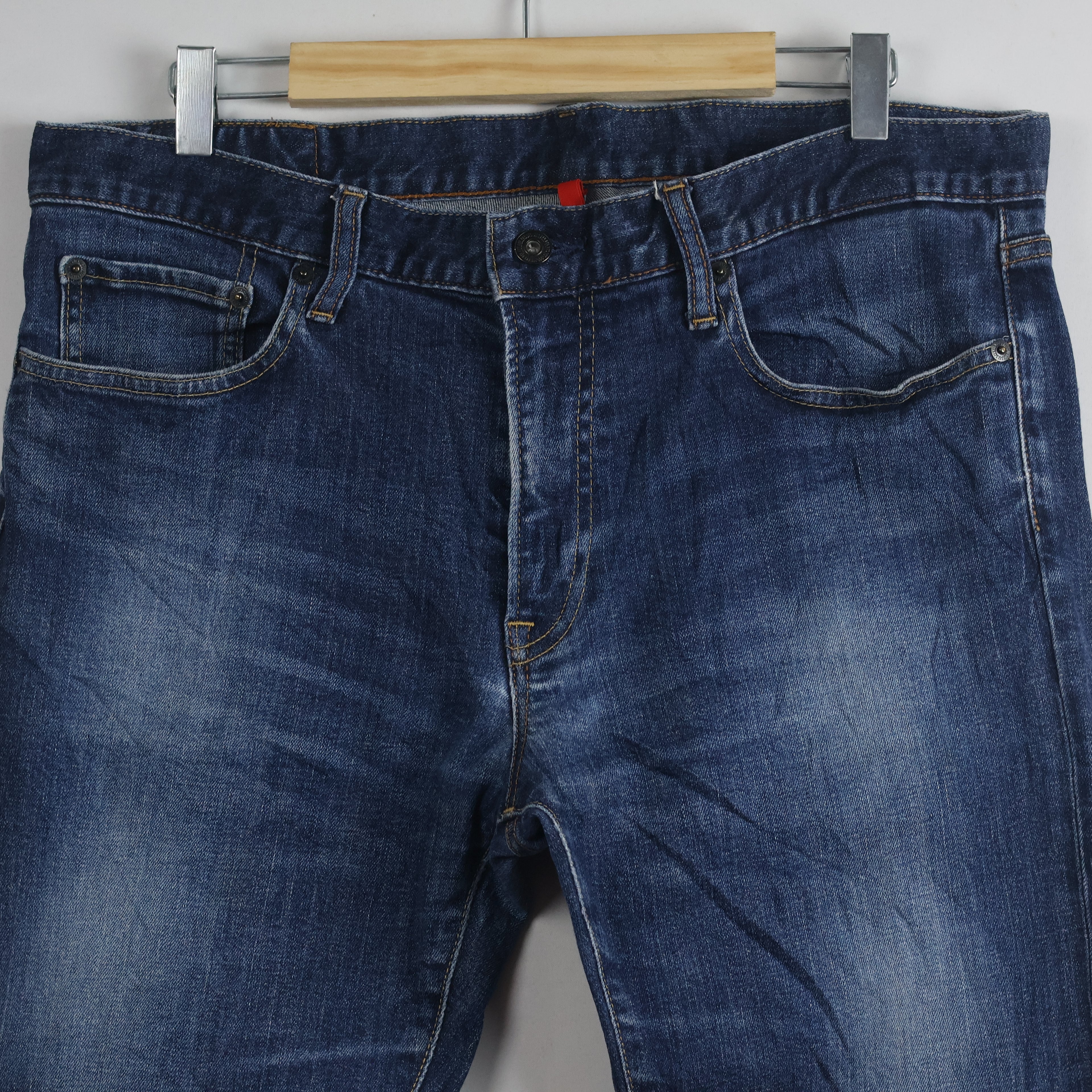 Thrifted UNIQLO UJ S001 Dark Wash Denim Jeans Waist:36/ J1089