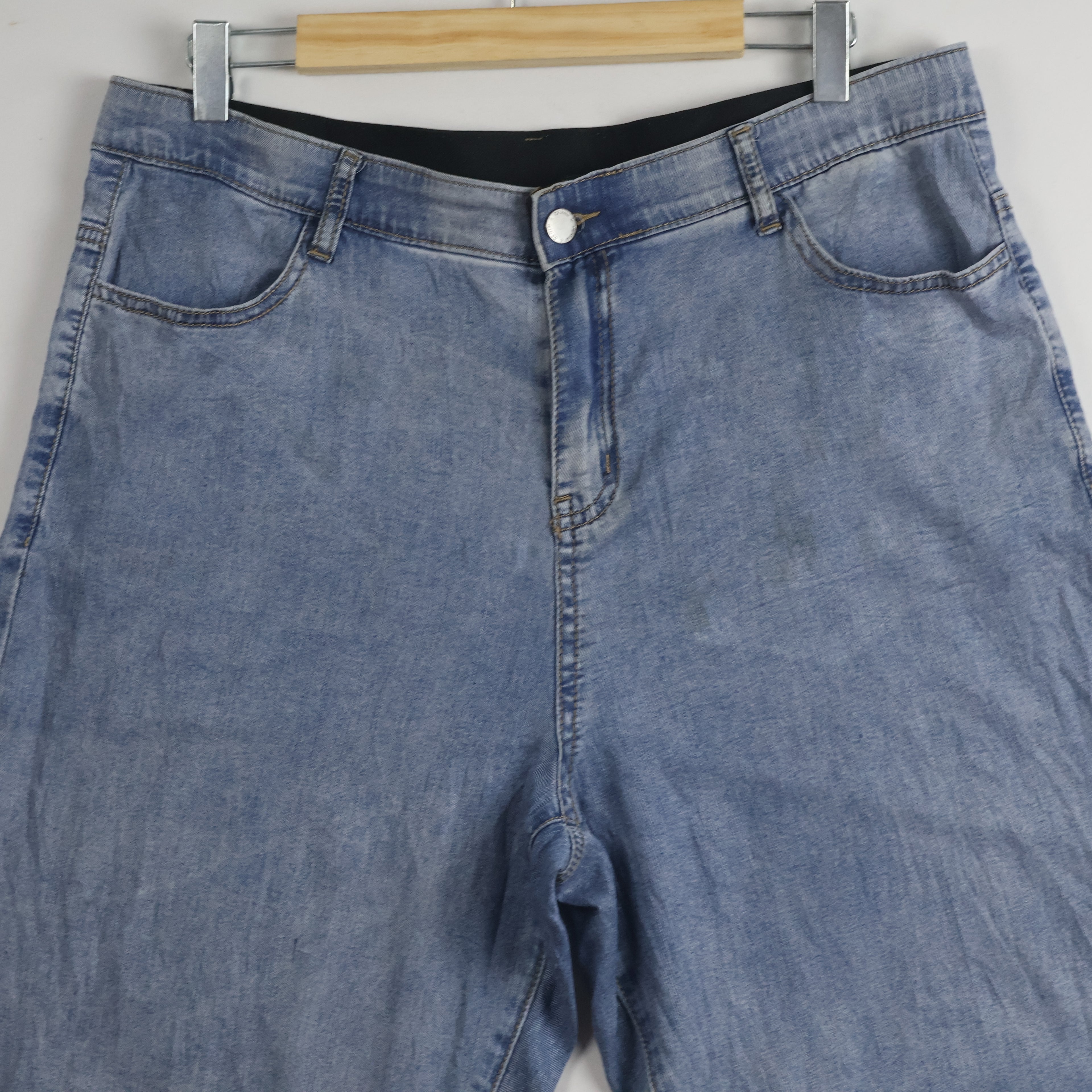 Thrifted Men's V.Cut Blue Elastic Waist Denim Waist:34/ J1084