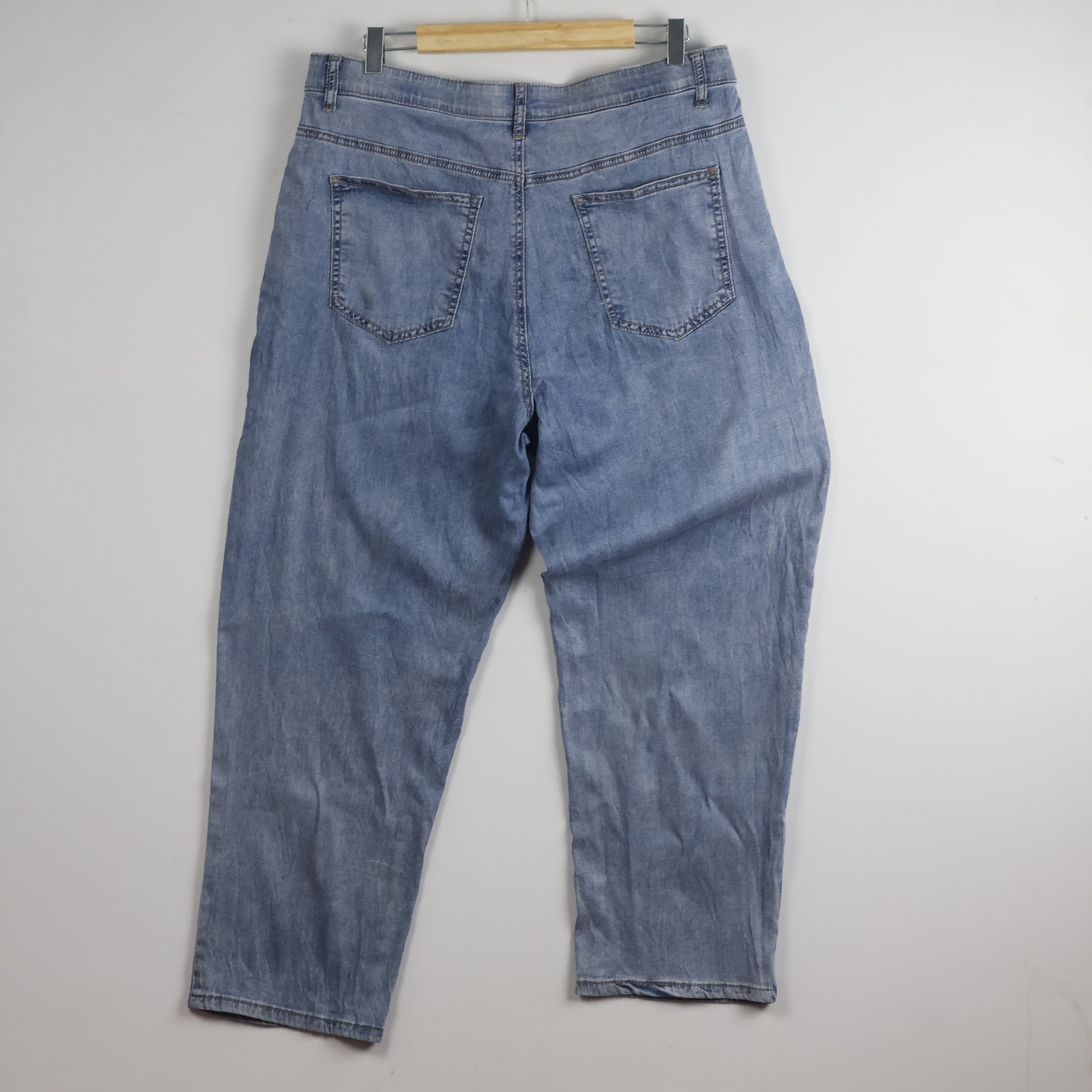 Thrifted Men's V.Cut Blue Elastic Waist Denim Waist:34/ J1084