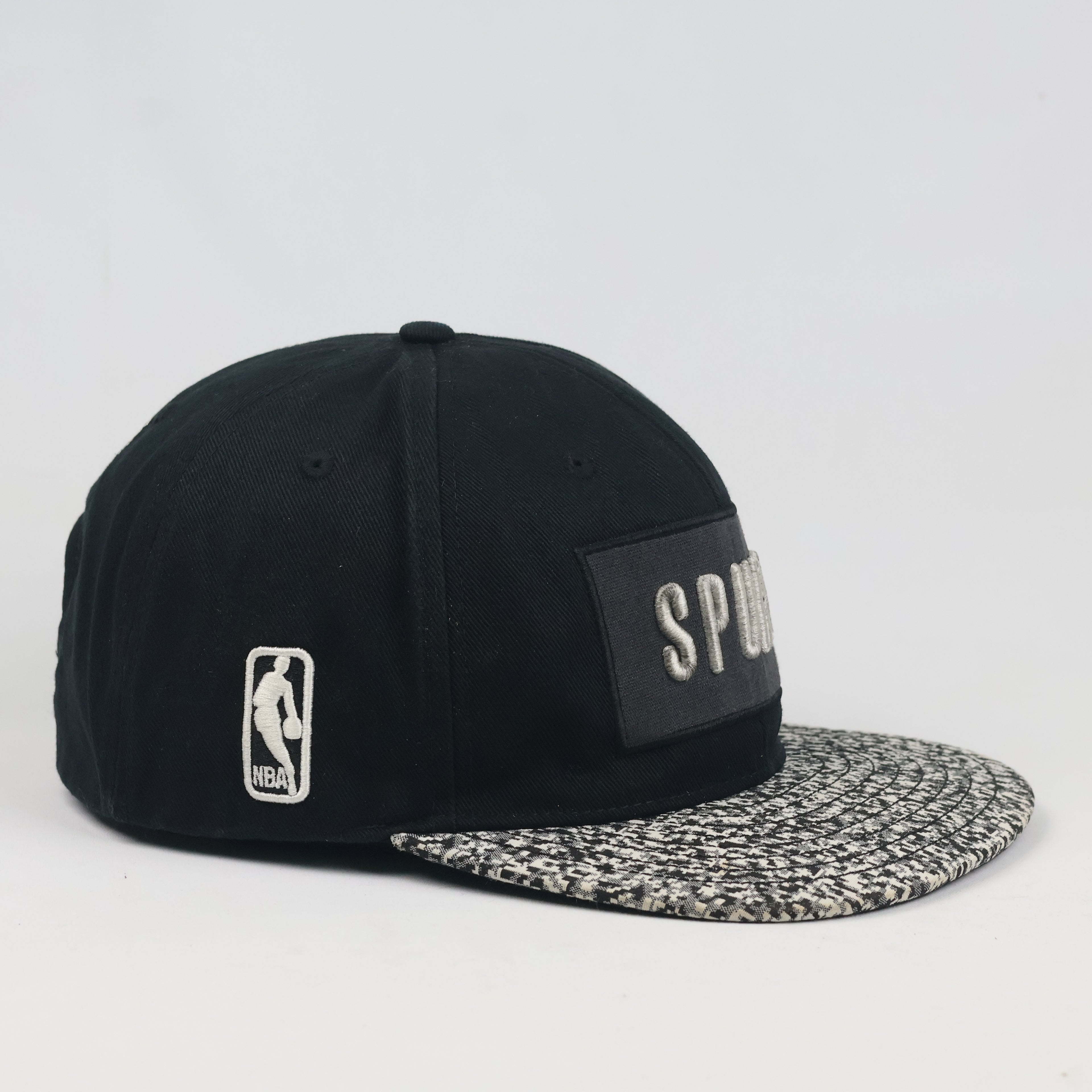 Vintage NBA San Antonio Spurs Houndstooth Pattern Brim Snapback - Size 57-59cm