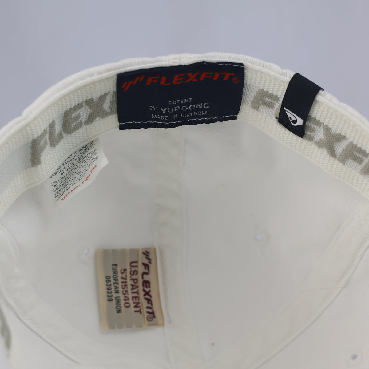 Thrifted Quiksilver Flexfit Yupoong White Stretch Fit Cap (Size 57–58 cm) |10896